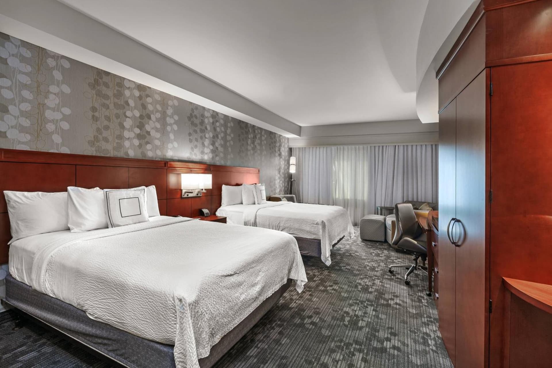 Courtyard by Marriott Tulsa Woodland Hills interior in Tulsa, OK — gallery photo 2