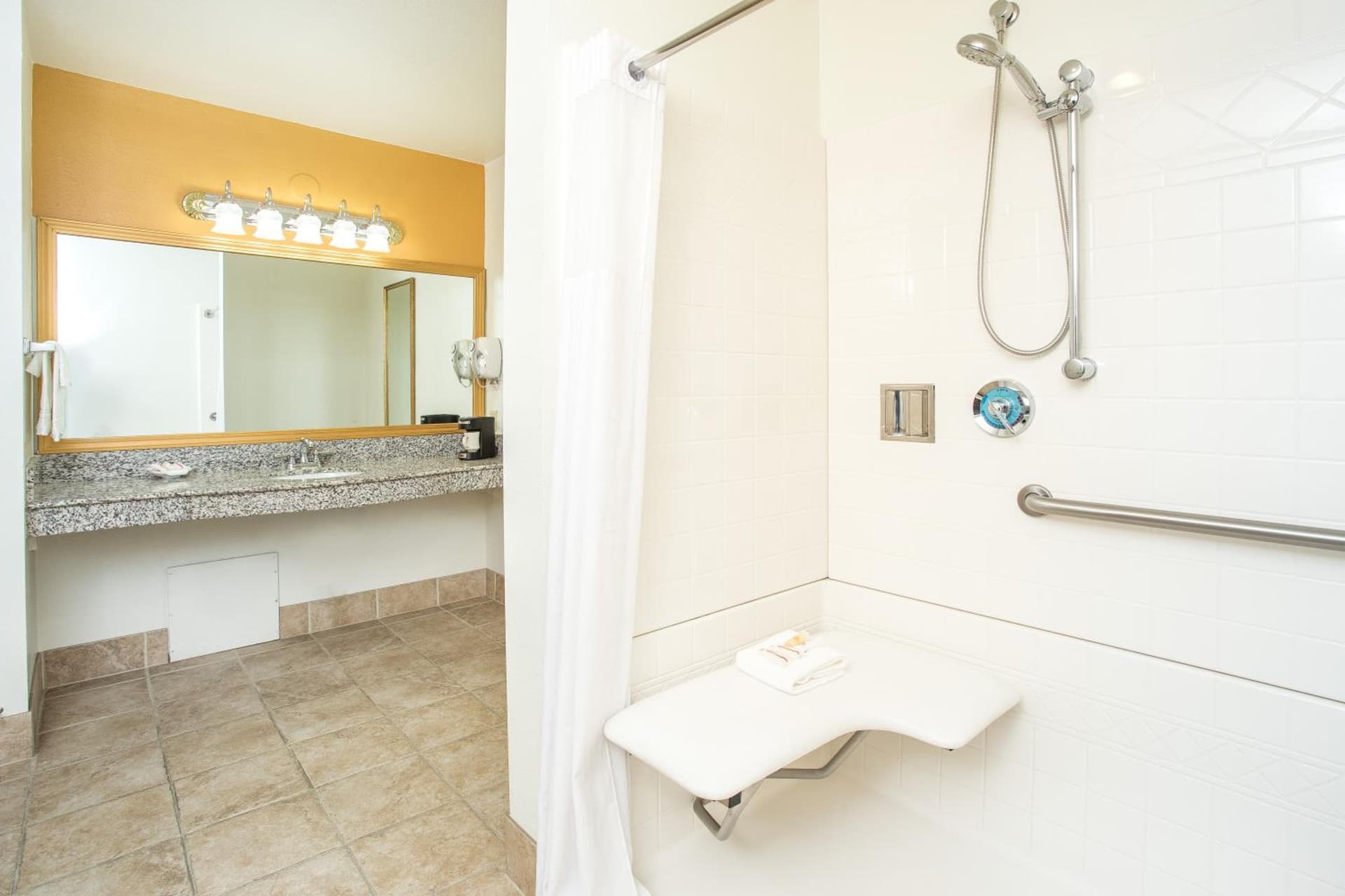 Days Inn by Wyndham Grand Junction gallery photo in Grand Junction, CO — image 22