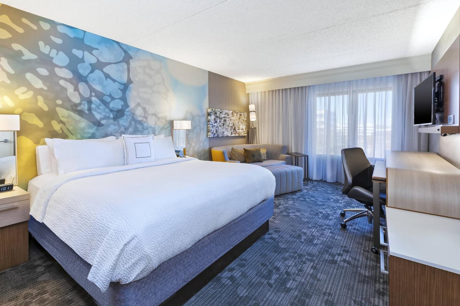Courtyard by Marriott Secaucus Meadowlands gallery photo in Secaucus, NJ — image 13