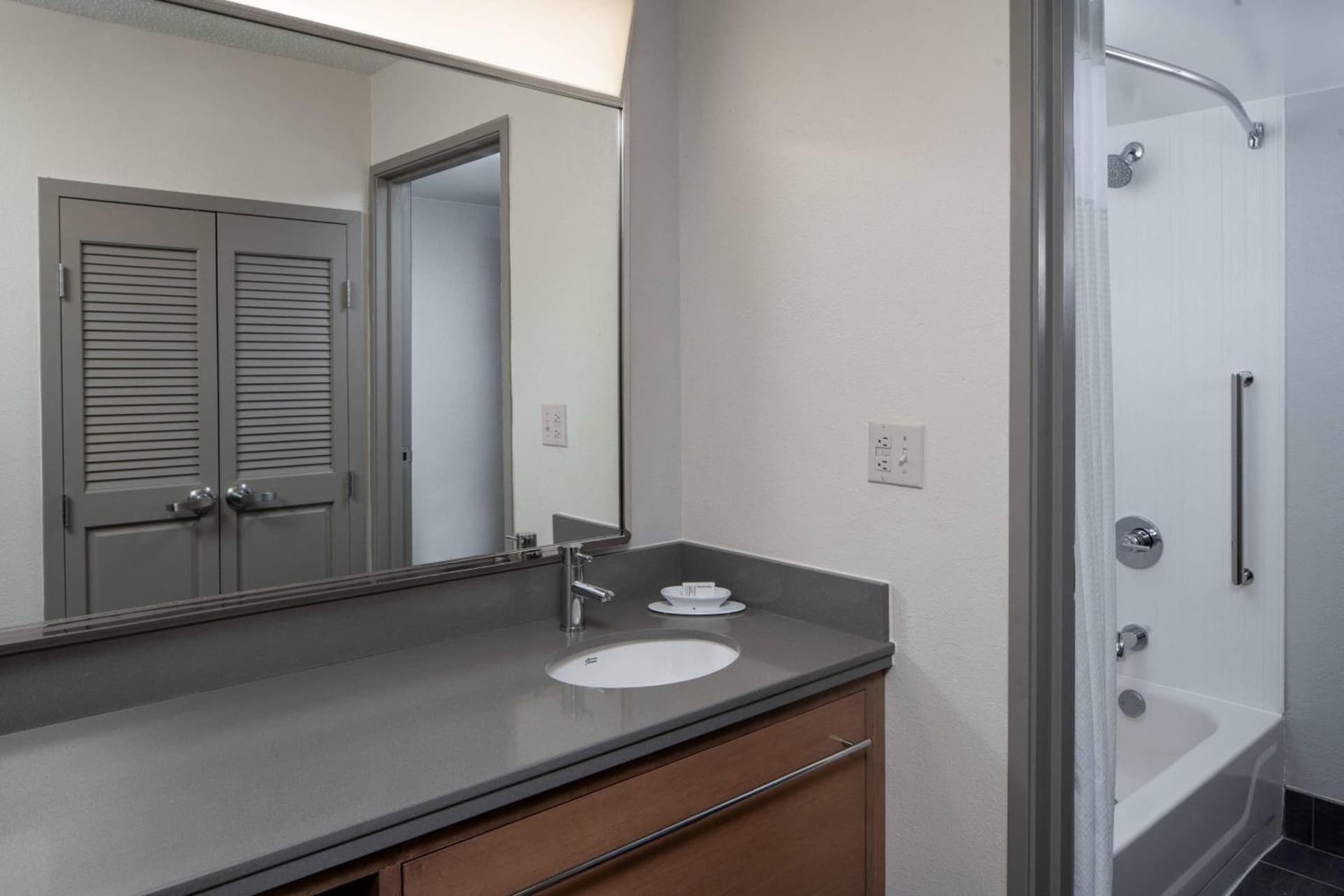 Courtyard by Marriott Covington / Mandeville gallery photo in Covington, LA — image 20