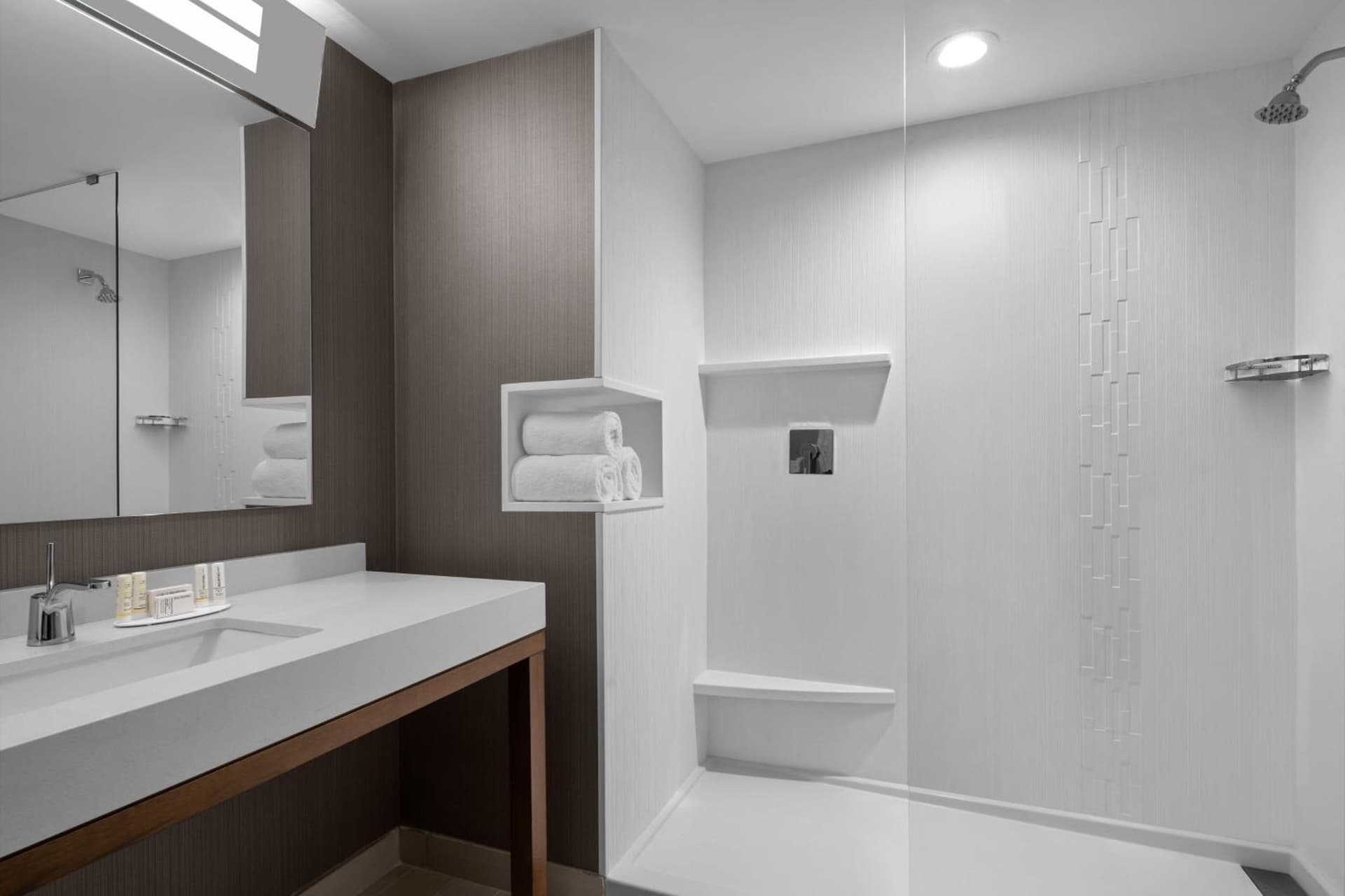 Courtyard by Marriott Clearwater Beach gallery photo in Clearwater Beach, FL — image 10