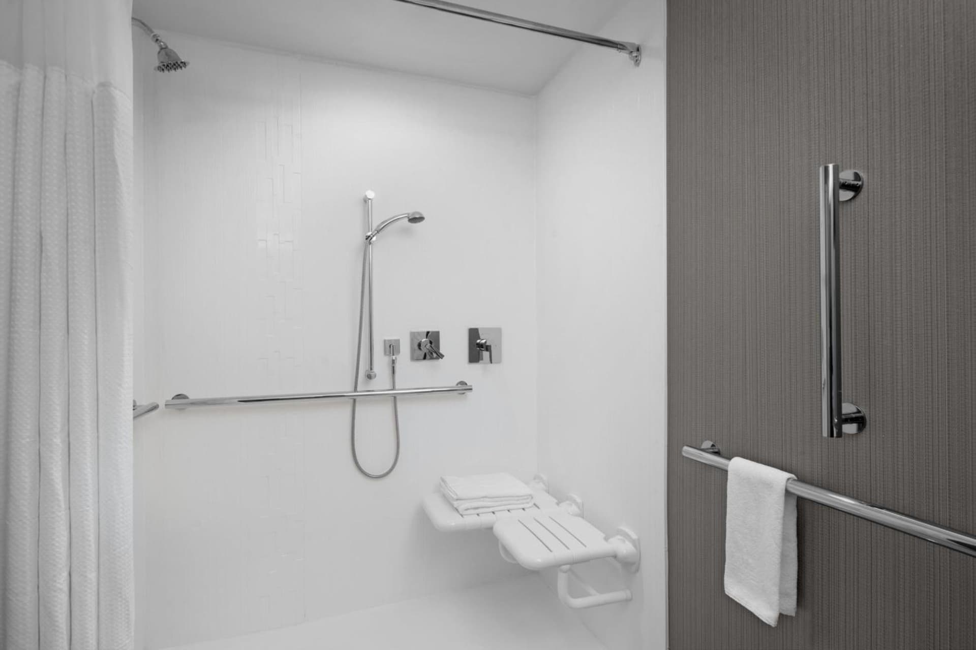 Courtyard by Marriott Clearwater Beach gallery photo in Clearwater Beach, FL — image 48