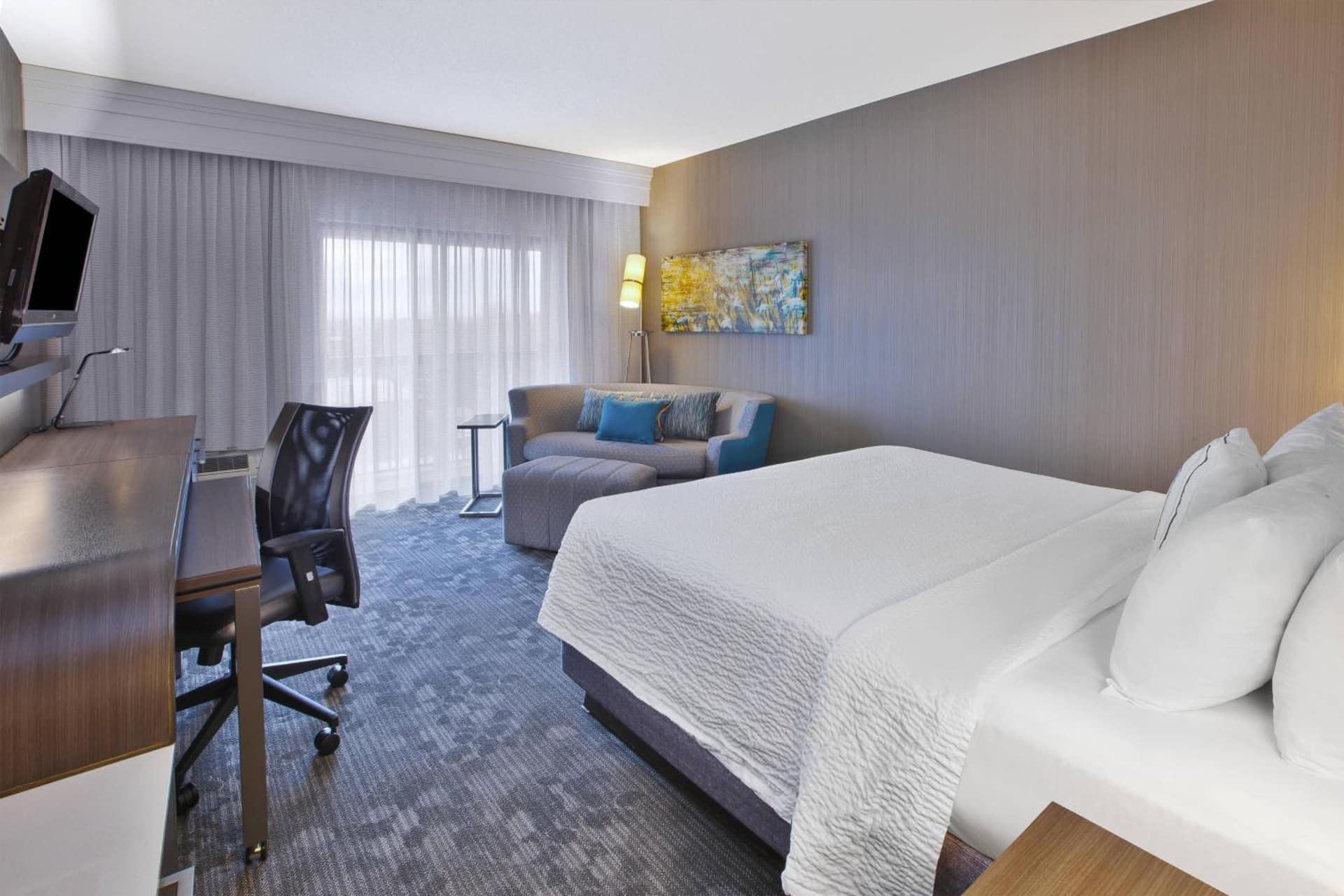 Courtyard by Marriott Somerset gallery photo in Somerset, NJ — image 23