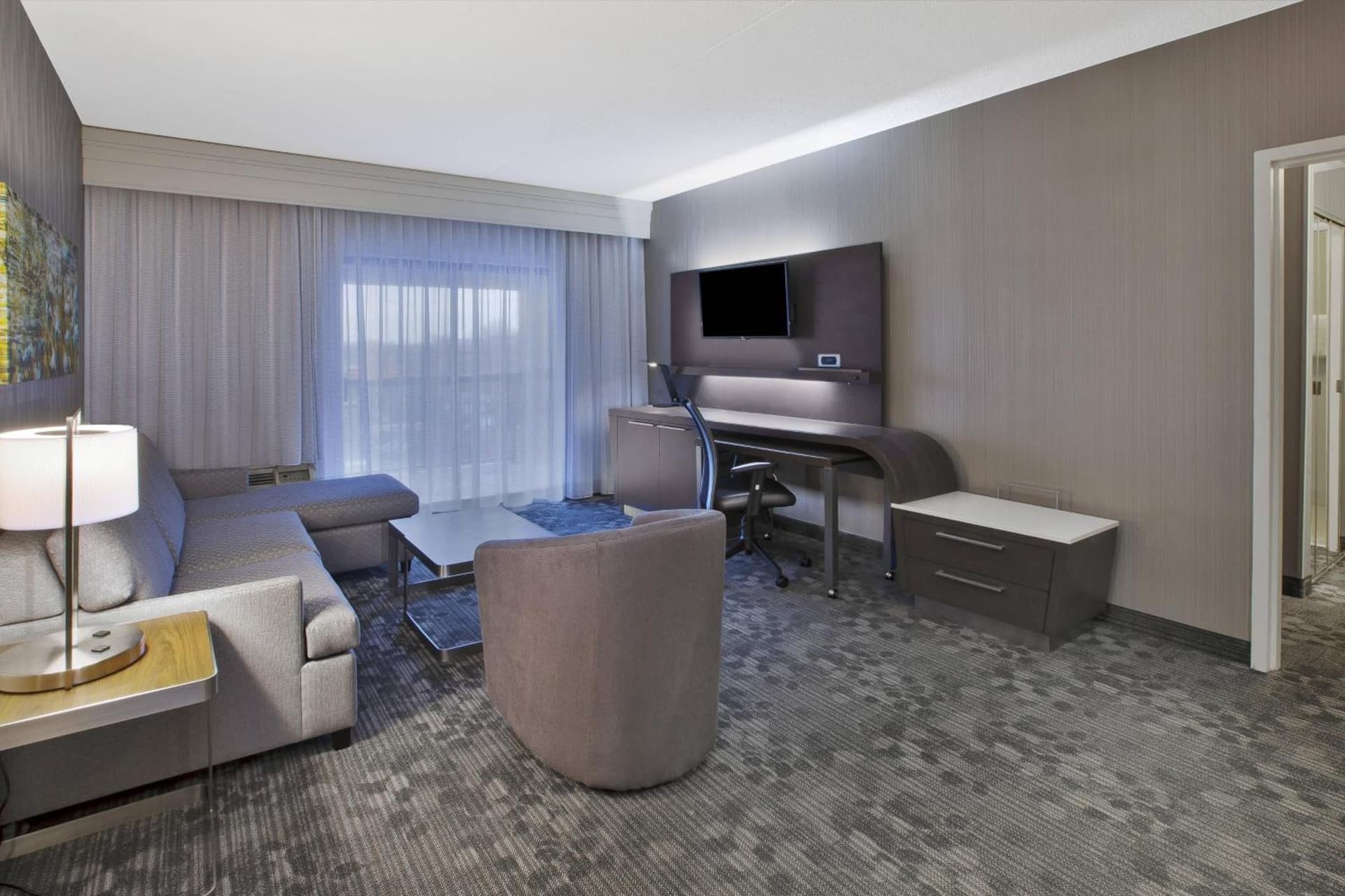 Courtyard by Marriott Somerset gallery photo in Somerset, NJ — image 6