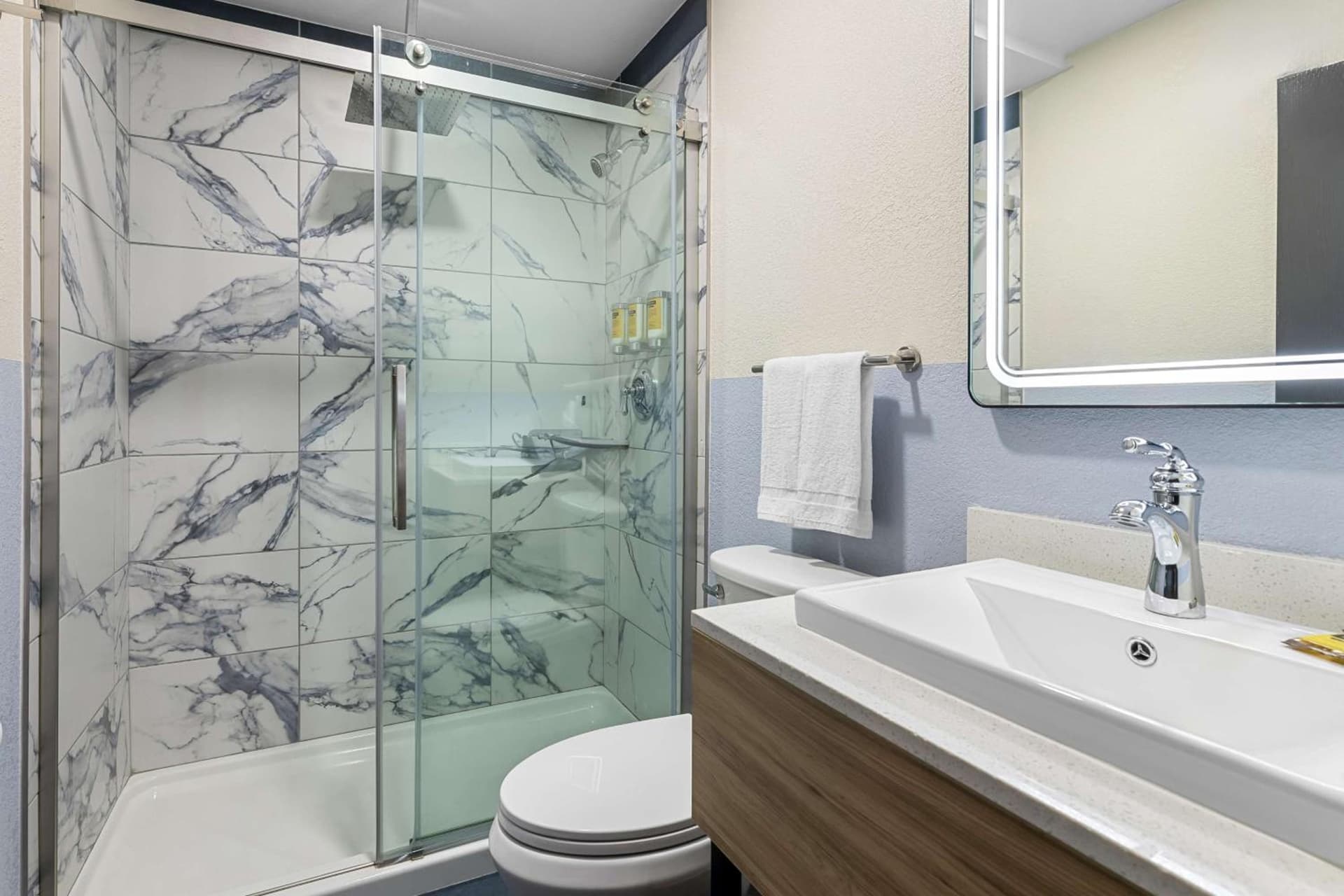 Best Western Buffalo Inn & Suites gallery photo in Buffalo, NY — image 16