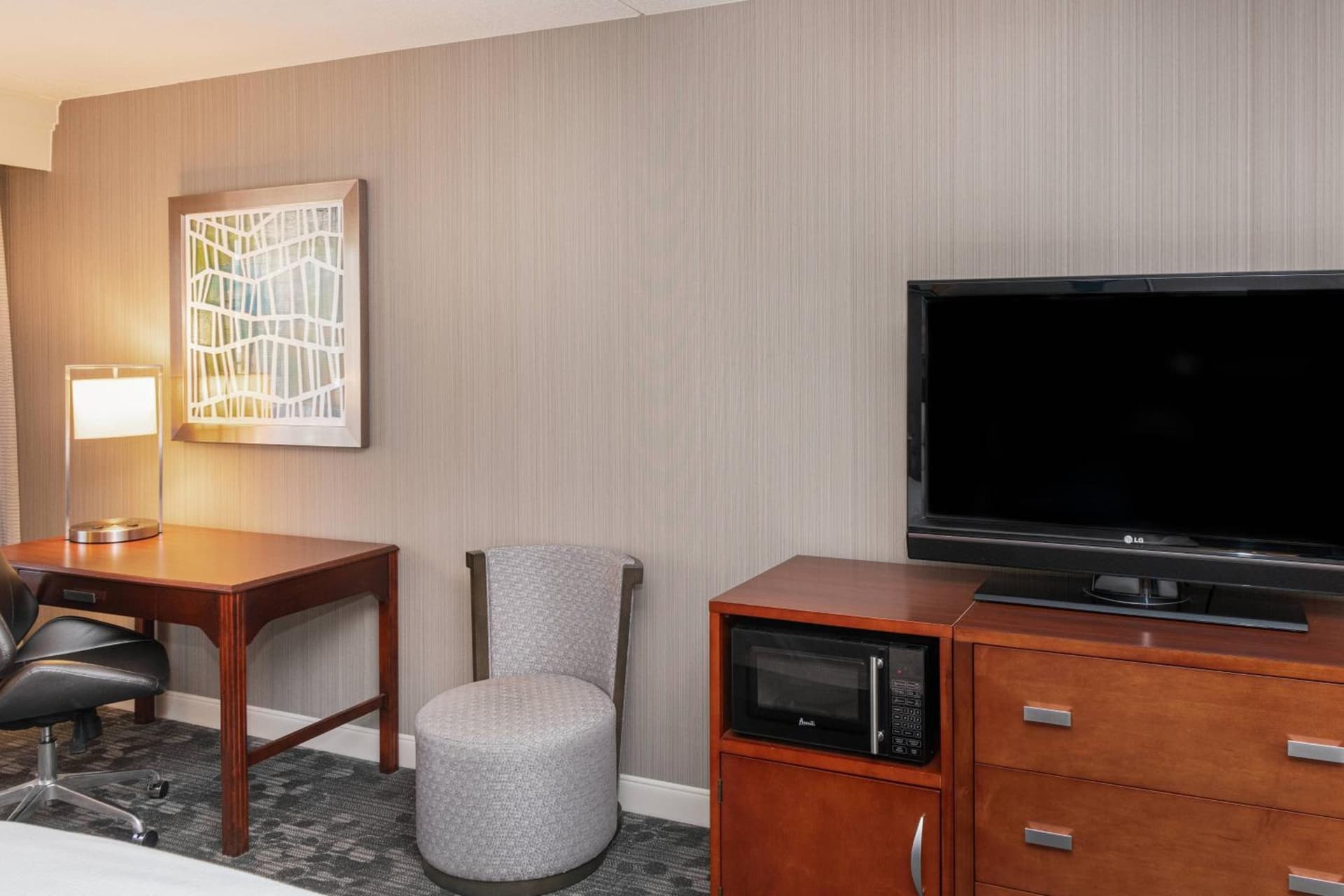 Courtyard by Marriott Bloomington interior in Bloomington, IN — gallery photo 2