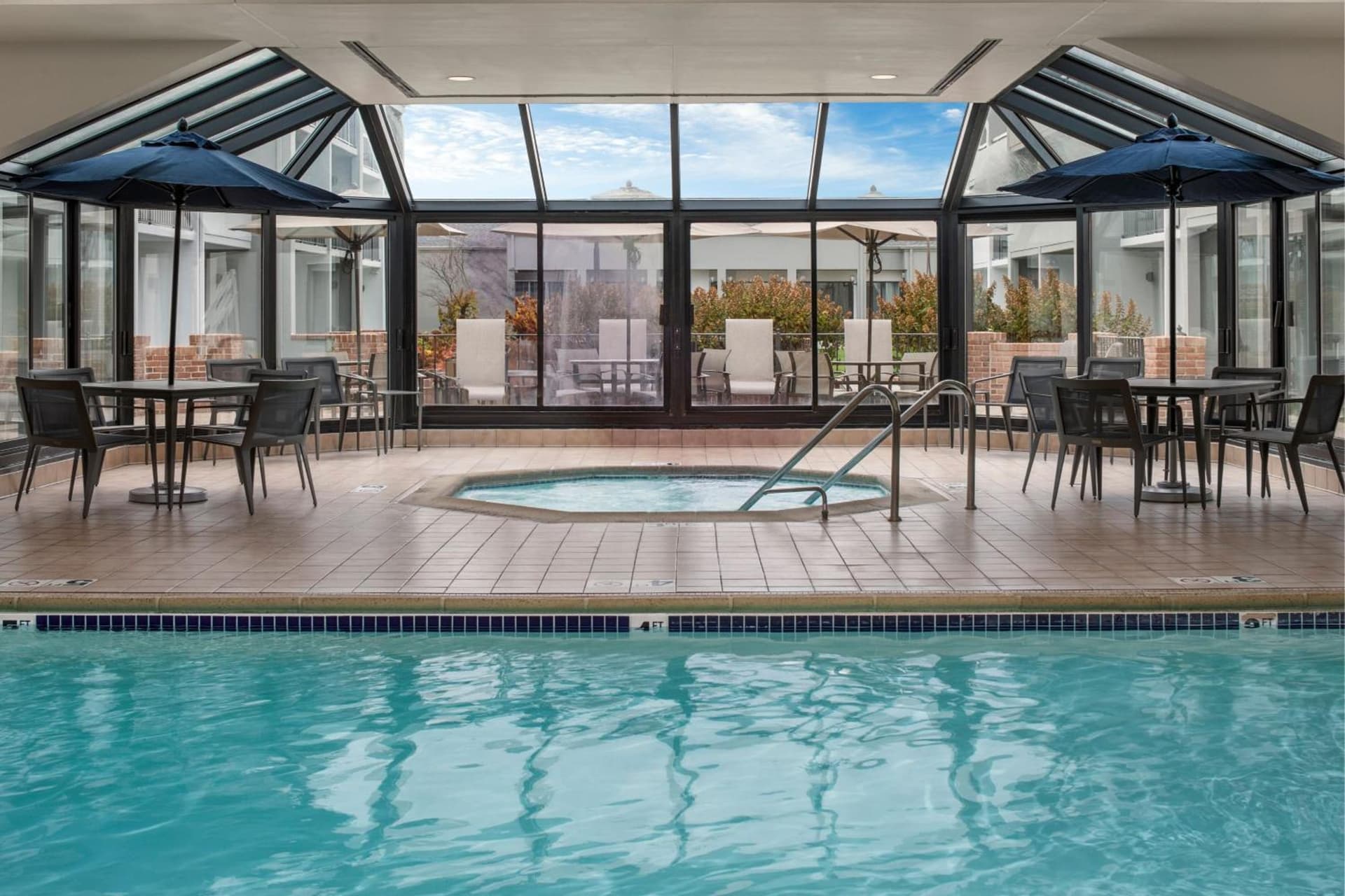 Courtyard by Marriott Chicago Waukegan / Gurnee gallery photo in Waukegan, IL — image 30