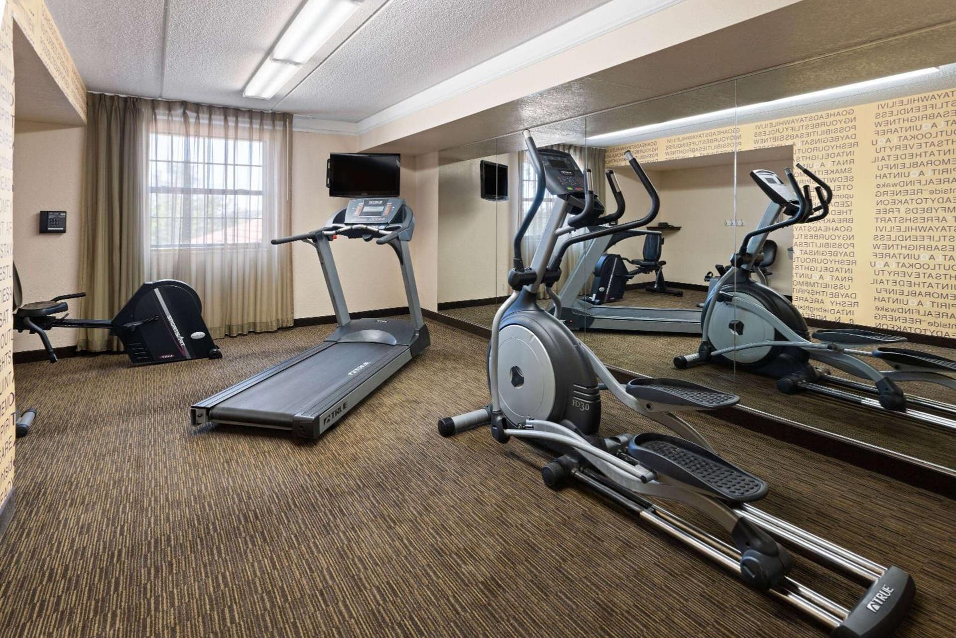 La Quinta Inn by Wyndham Pittsburgh Airport gallery photo in Moon Township, PA — image 28