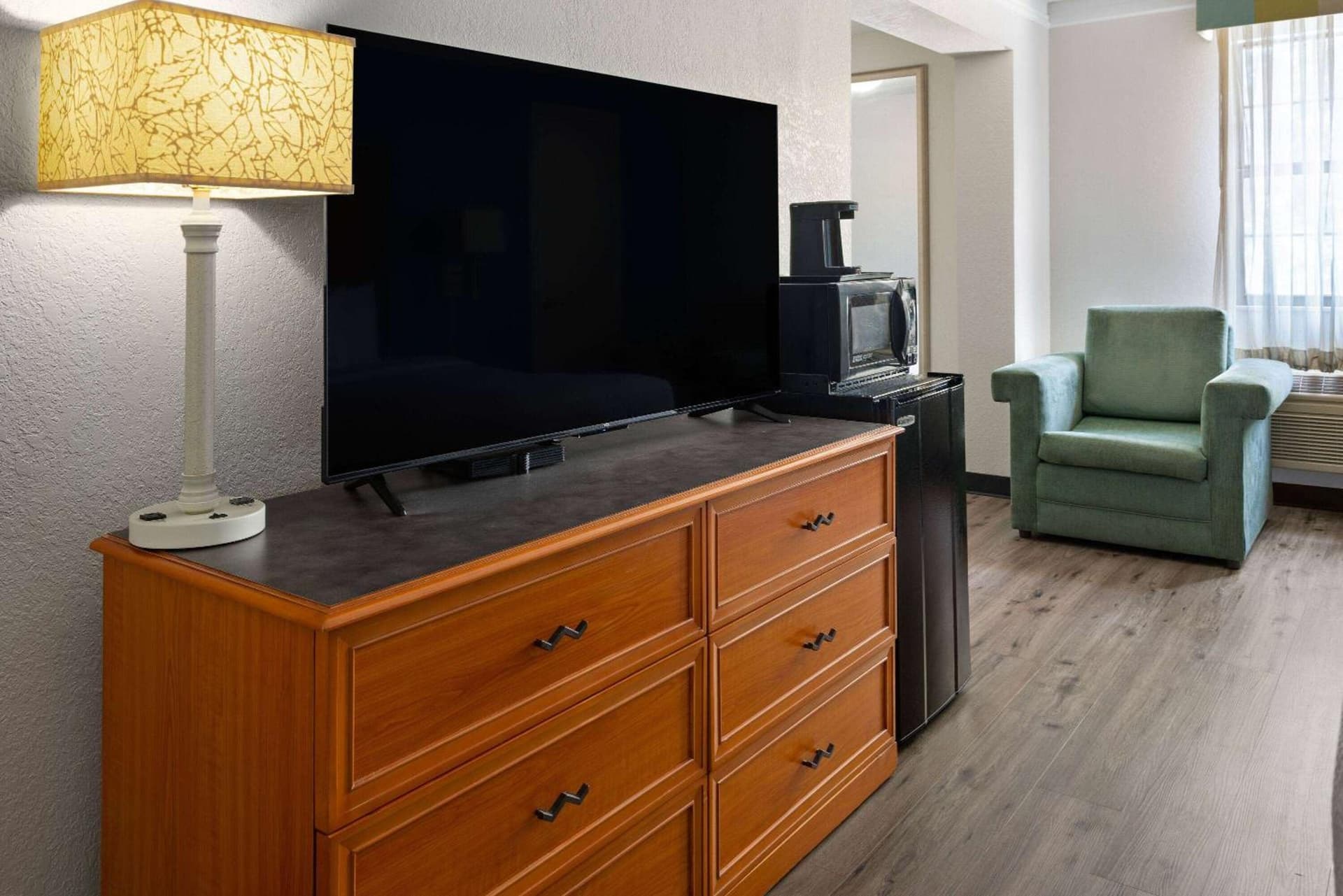 La Quinta Inn by Wyndham Pittsburgh Airport gallery photo in Moon Township, PA — image 14