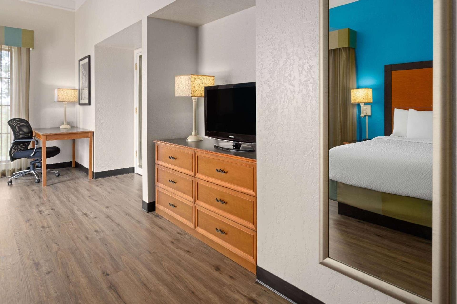 La Quinta Inn by Wyndham Pittsburgh Airport gallery photo in Moon Township, PA — image 20