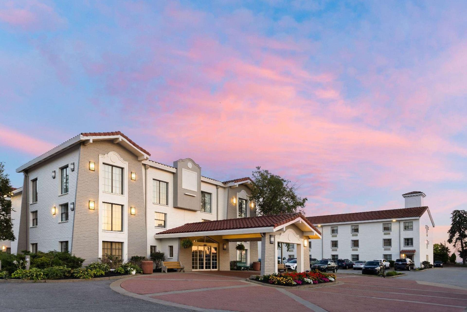 La Quinta Inn by Wyndham Pittsburgh Airport gallery photo in Moon Township, PA — image 41
