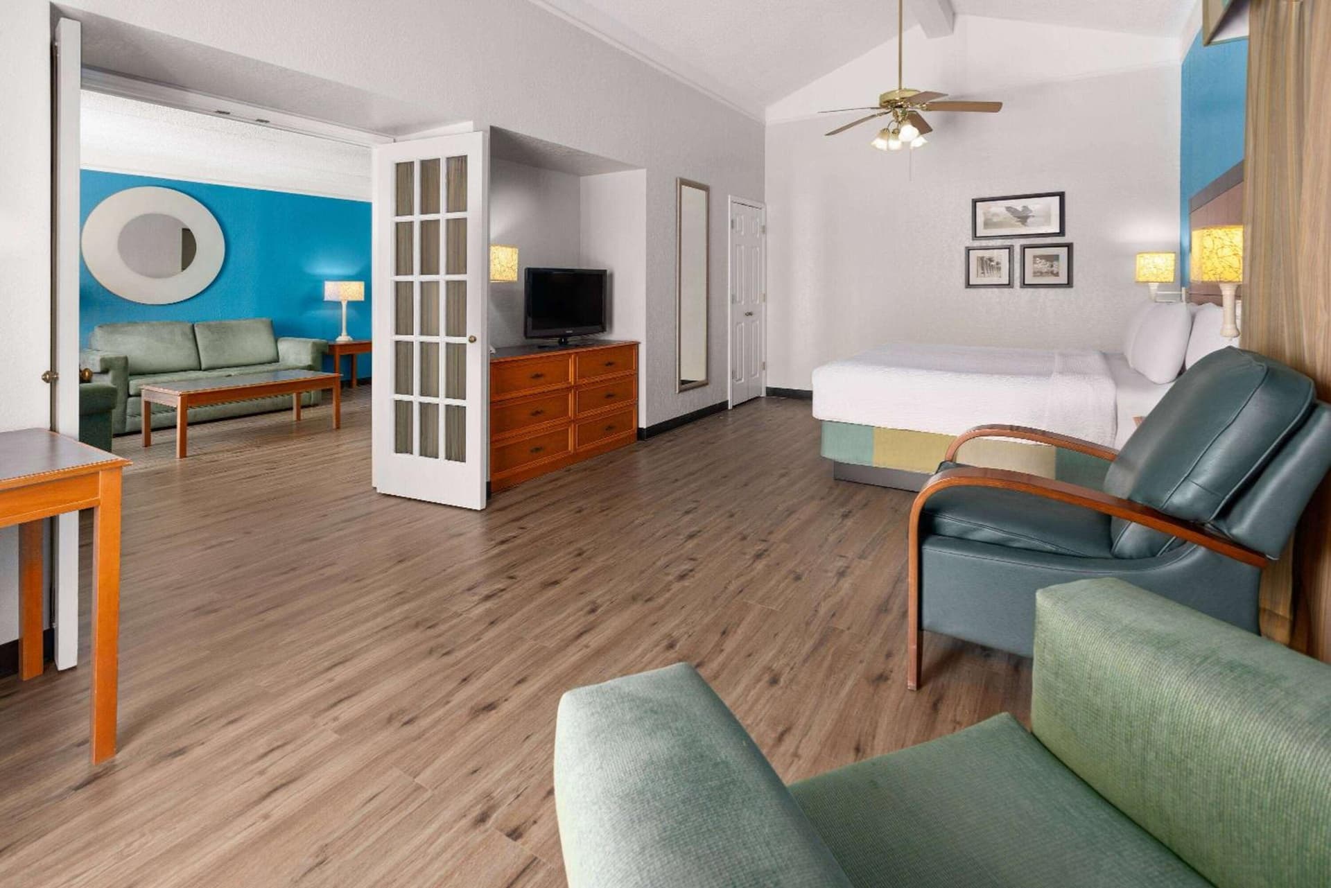 La Quinta Inn by Wyndham Pittsburgh Airport gallery photo in Moon Township, PA — image 26