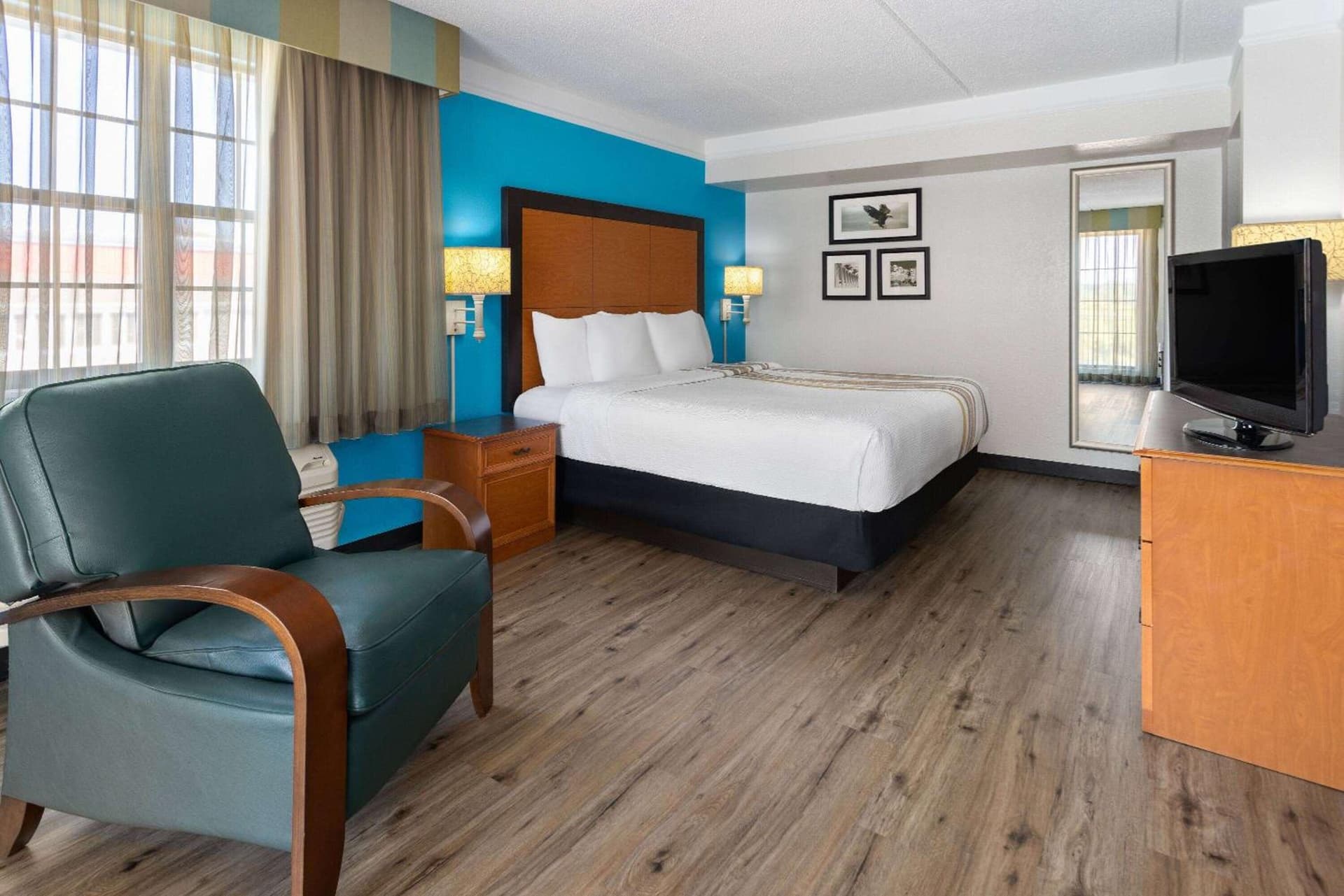La Quinta Inn by Wyndham Pittsburgh Airport gallery photo in Moon Township, PA — image 21