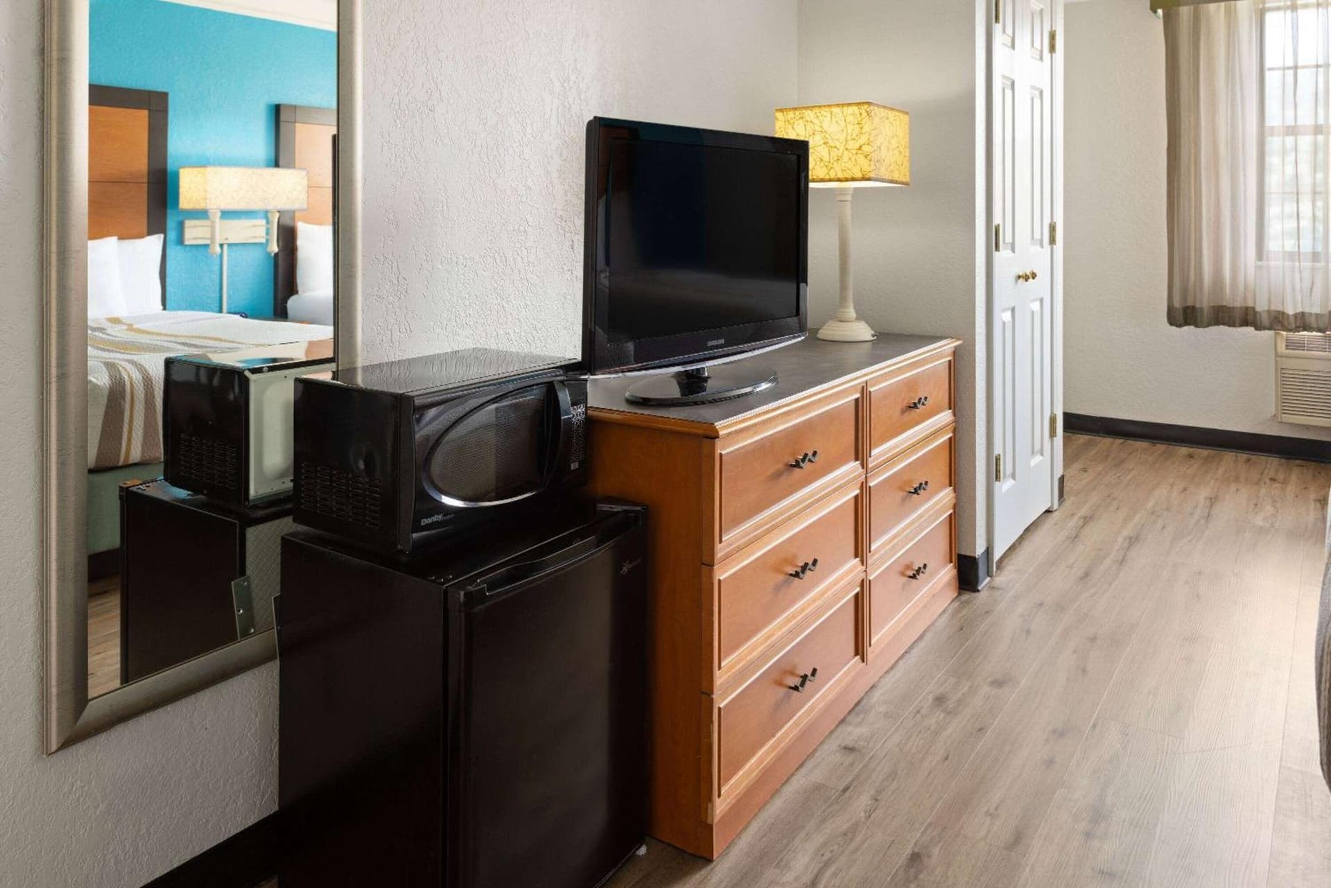 La Quinta Inn by Wyndham Pittsburgh Airport gallery photo in Moon Township, PA — image 25