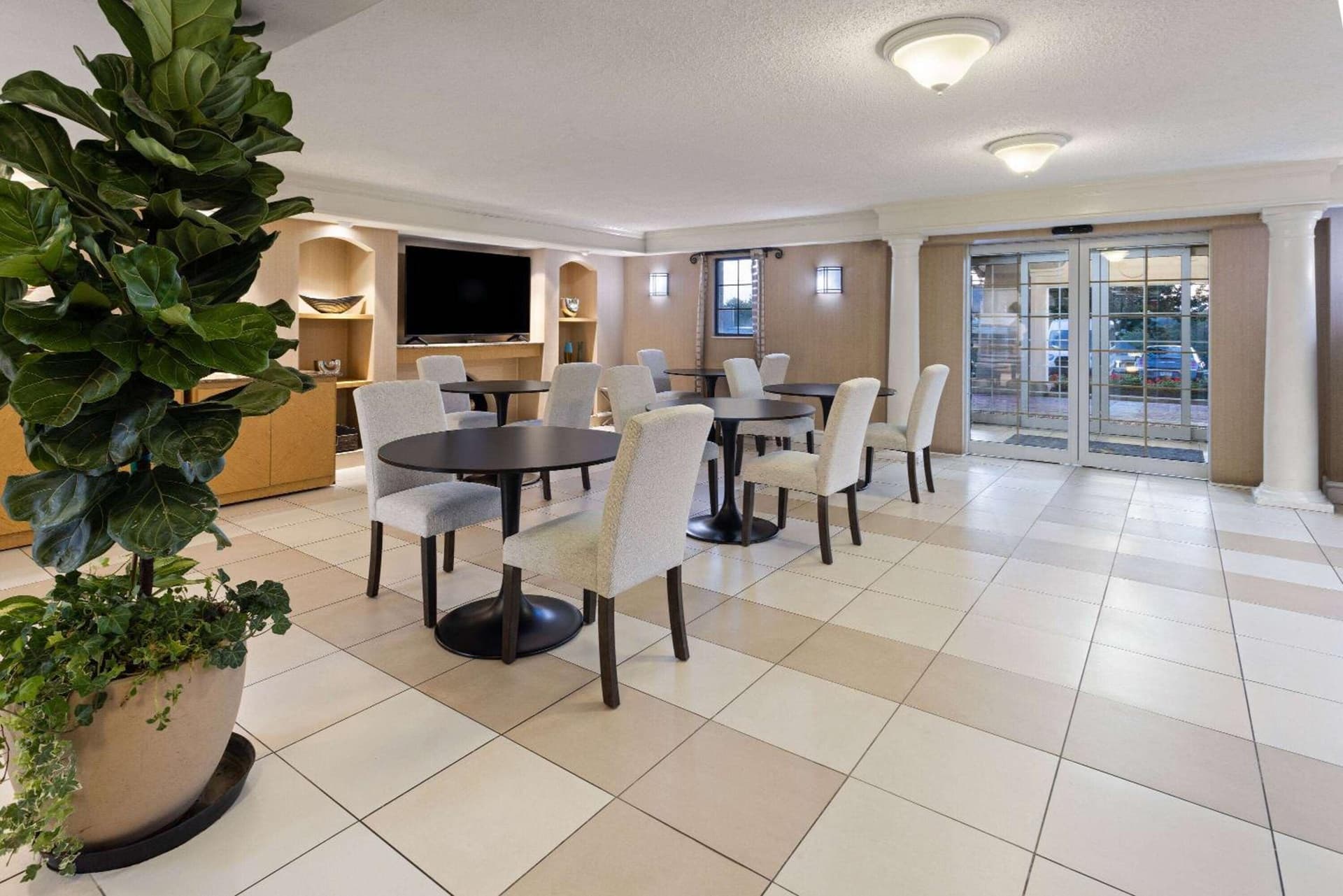 La Quinta Inn by Wyndham Pittsburgh Airport gallery photo in Moon Township, PA — image 33
