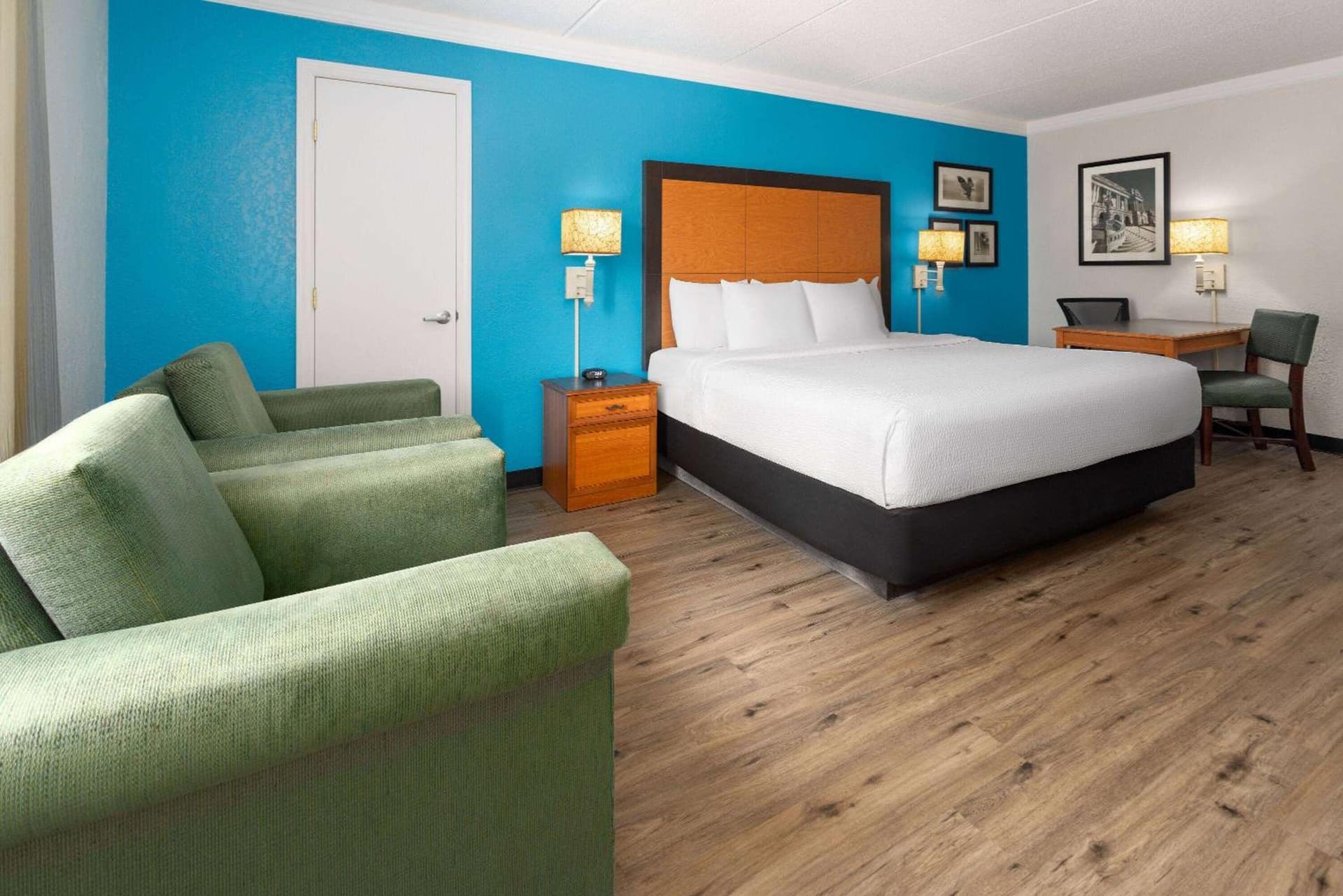 La Quinta Inn by Wyndham Pittsburgh Airport gallery photo in Moon Township, PA — image 5
