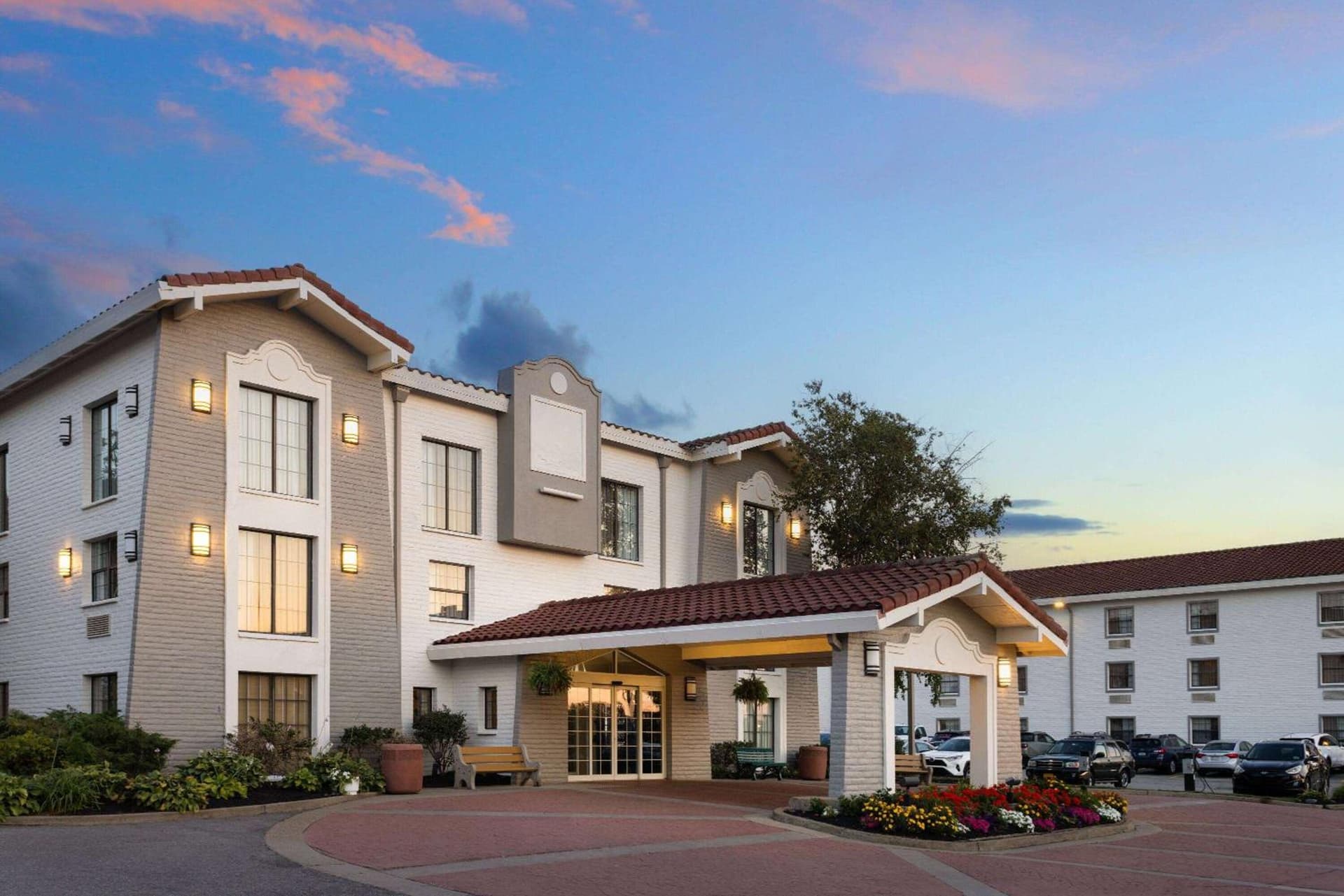 La Quinta Inn by Wyndham Pittsburgh Airport gallery photo in Moon Township, PA — image 11