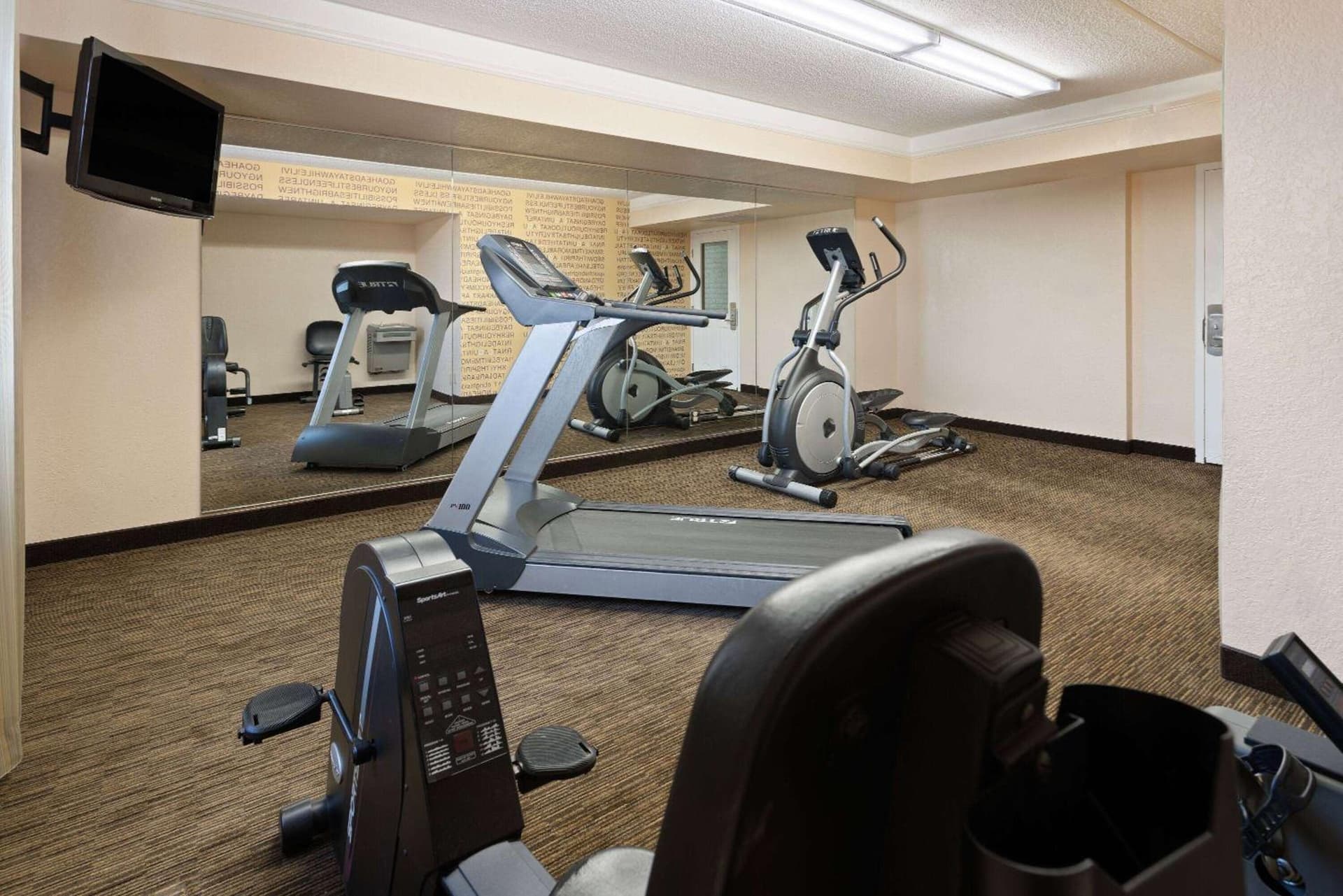 La Quinta Inn by Wyndham Pittsburgh Airport gallery photo in Moon Township, PA — image 30