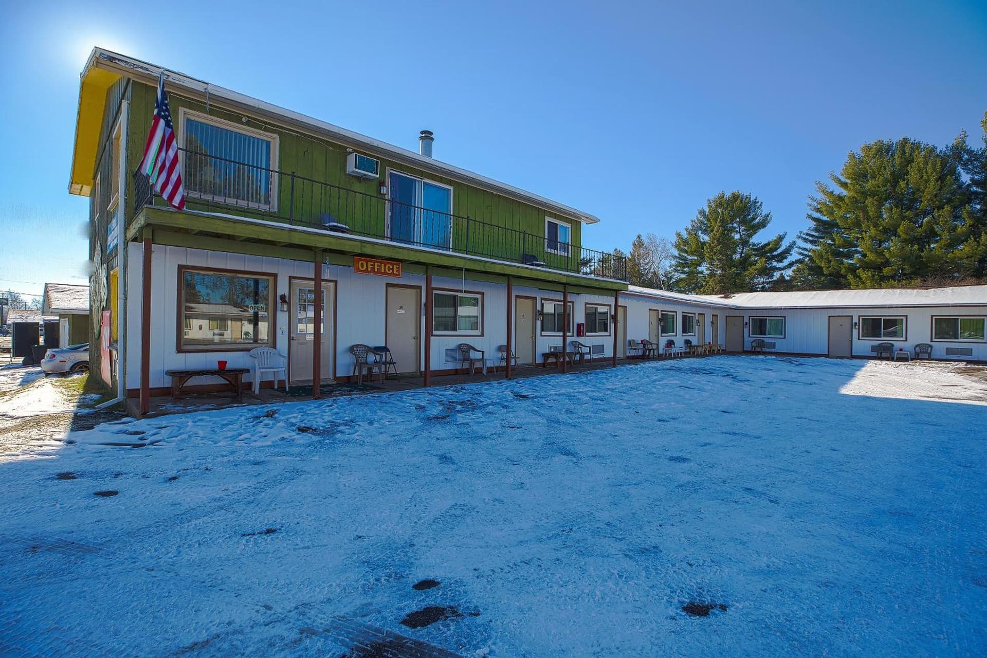 Love Hotels Tomahawk by OYO at Lake Mohawksin WI — hotel in Tomahawk, Wisconsin