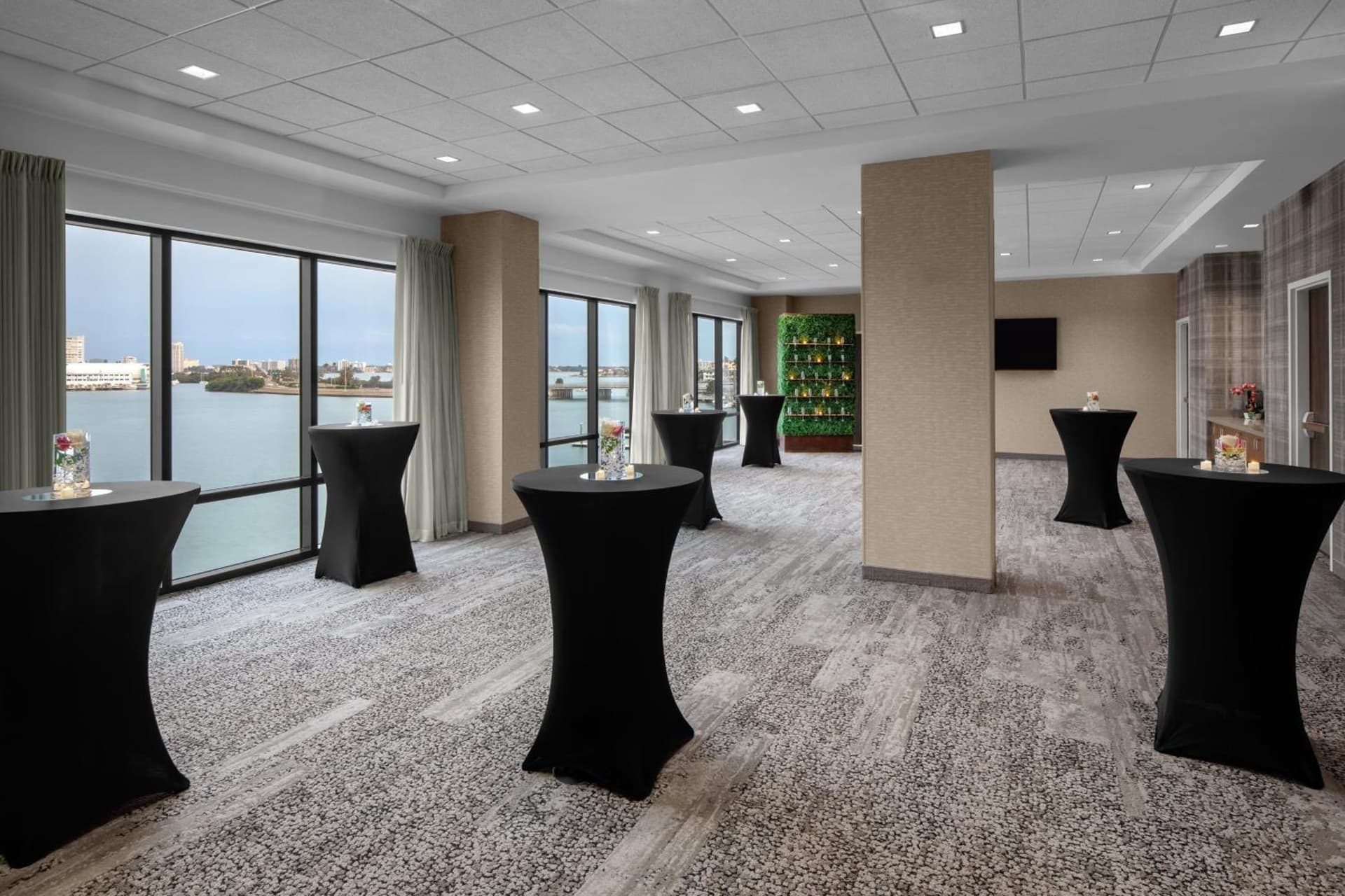 Courtyard by Marriott Clearwater Beach gallery photo in Clearwater Beach, FL — image 46