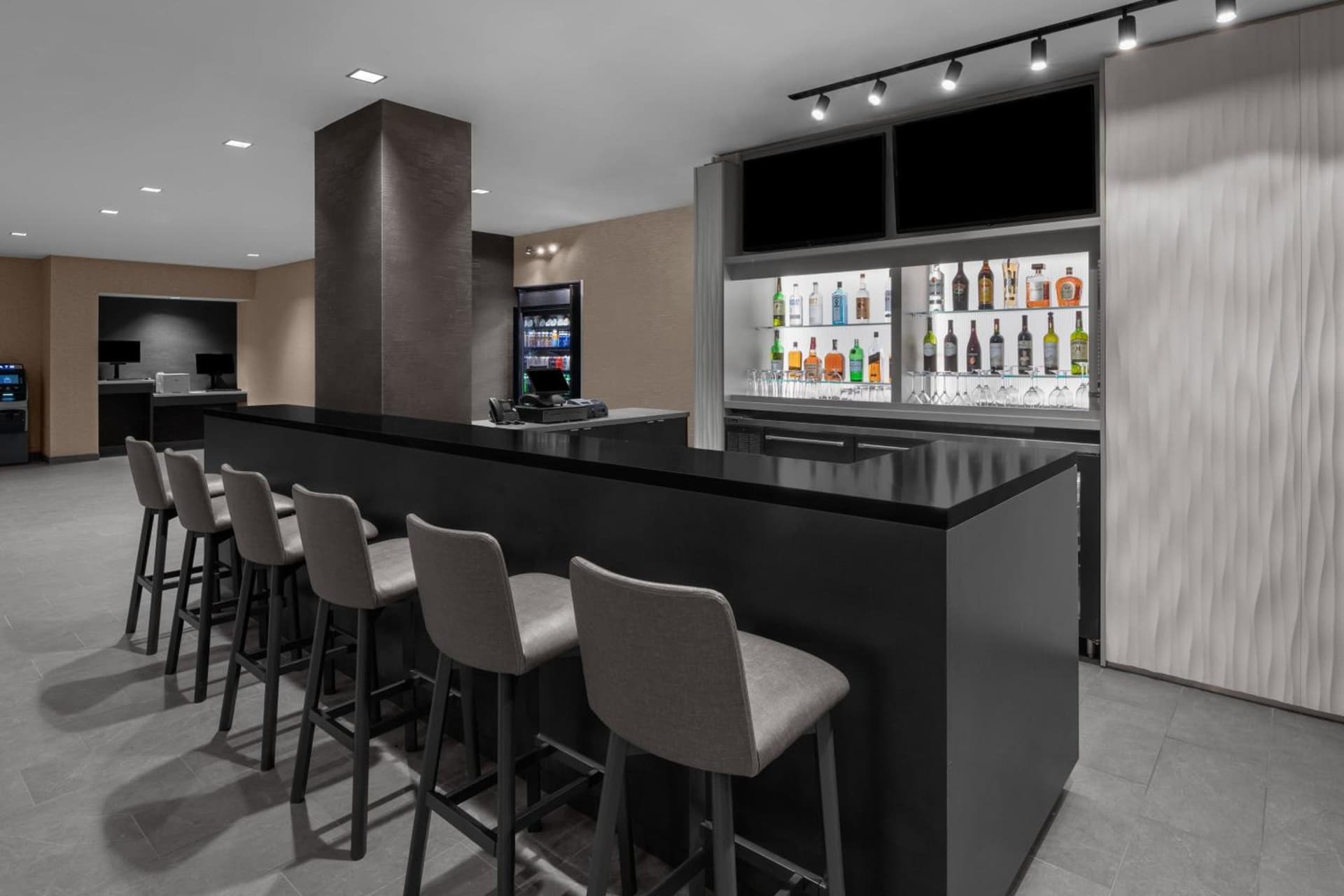 Courtyard by Marriott Clearwater Beach gallery photo in Clearwater Beach, FL — image 12