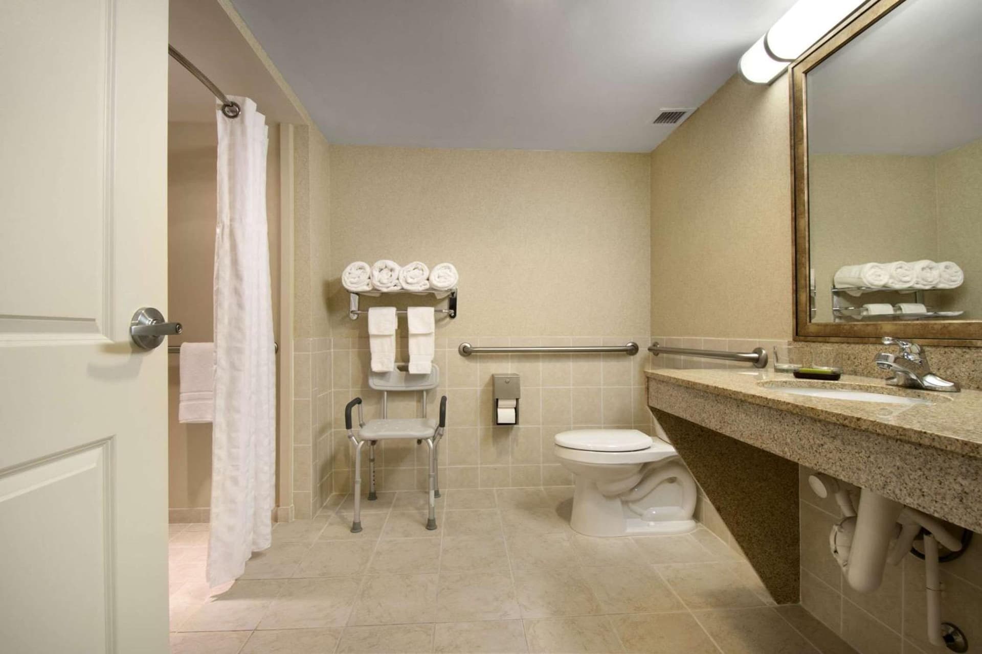 Embassy Suites Fort Myers - Estero gallery photo in Estero, FL — image 47