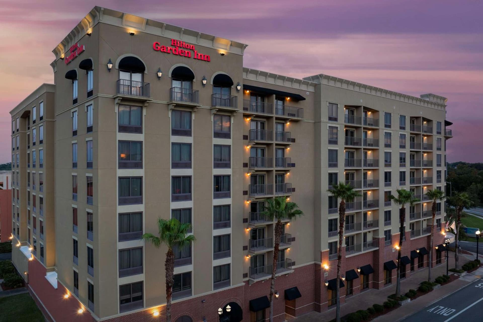 Hilton Garden Inn Jacksonville Downtown Southbank featured exterior or lobby in Jacksonville, FL — similar hotel