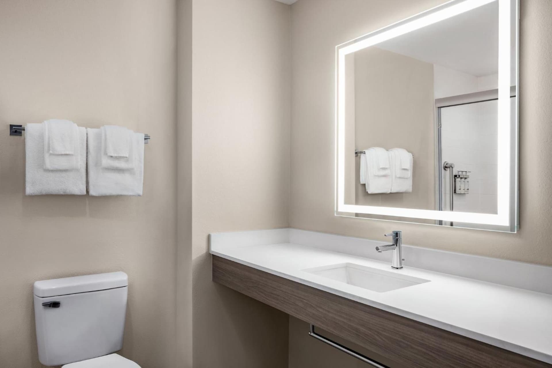 Holiday Inn Express Hotel & Suites Hagerstown by IHG gallery photo in Hagerstown, MD — image 60