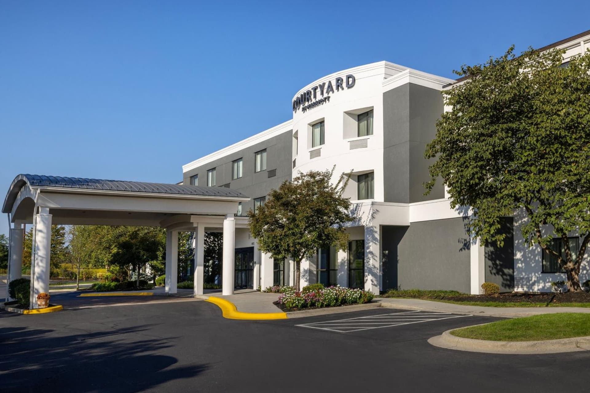 Courtyard by Marriott Harrisburg West/Mechanicsburg interior in Mechanicsburg, PA — gallery photo 2