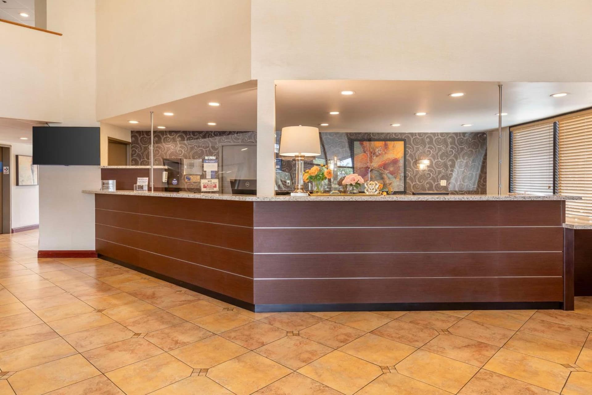 Best Western Plus West Covina Inn interior in West Covina, CA — gallery photo 2