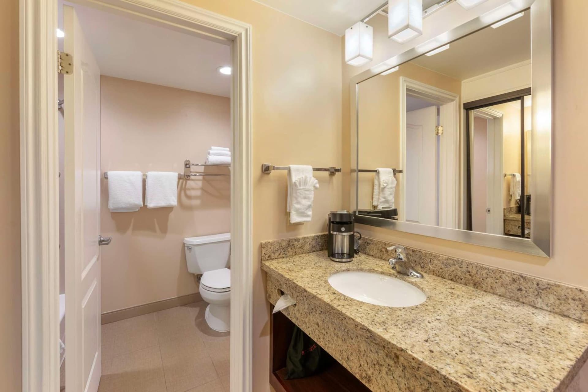 Best Western Plus West Covina Inn gallery photo in West Covina, CA — image 9