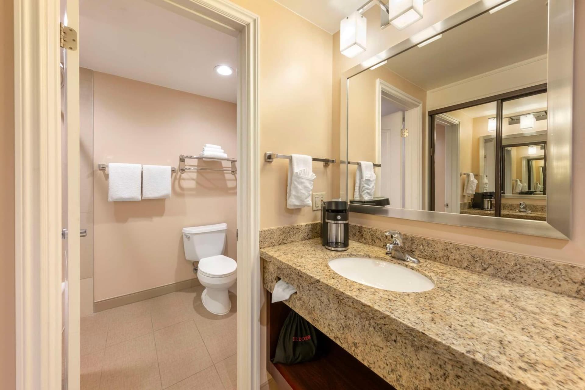 Best Western Plus West Covina Inn gallery photo in West Covina, CA — image 33