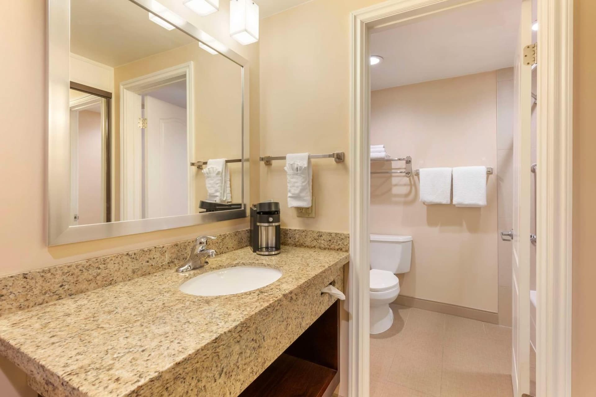 Best Western Plus West Covina Inn gallery photo in West Covina, CA — image 19