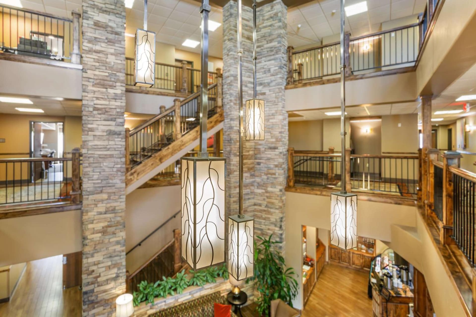 Best Western Premier Ivy Inn & Suites interior in Cody, WY — gallery photo 2