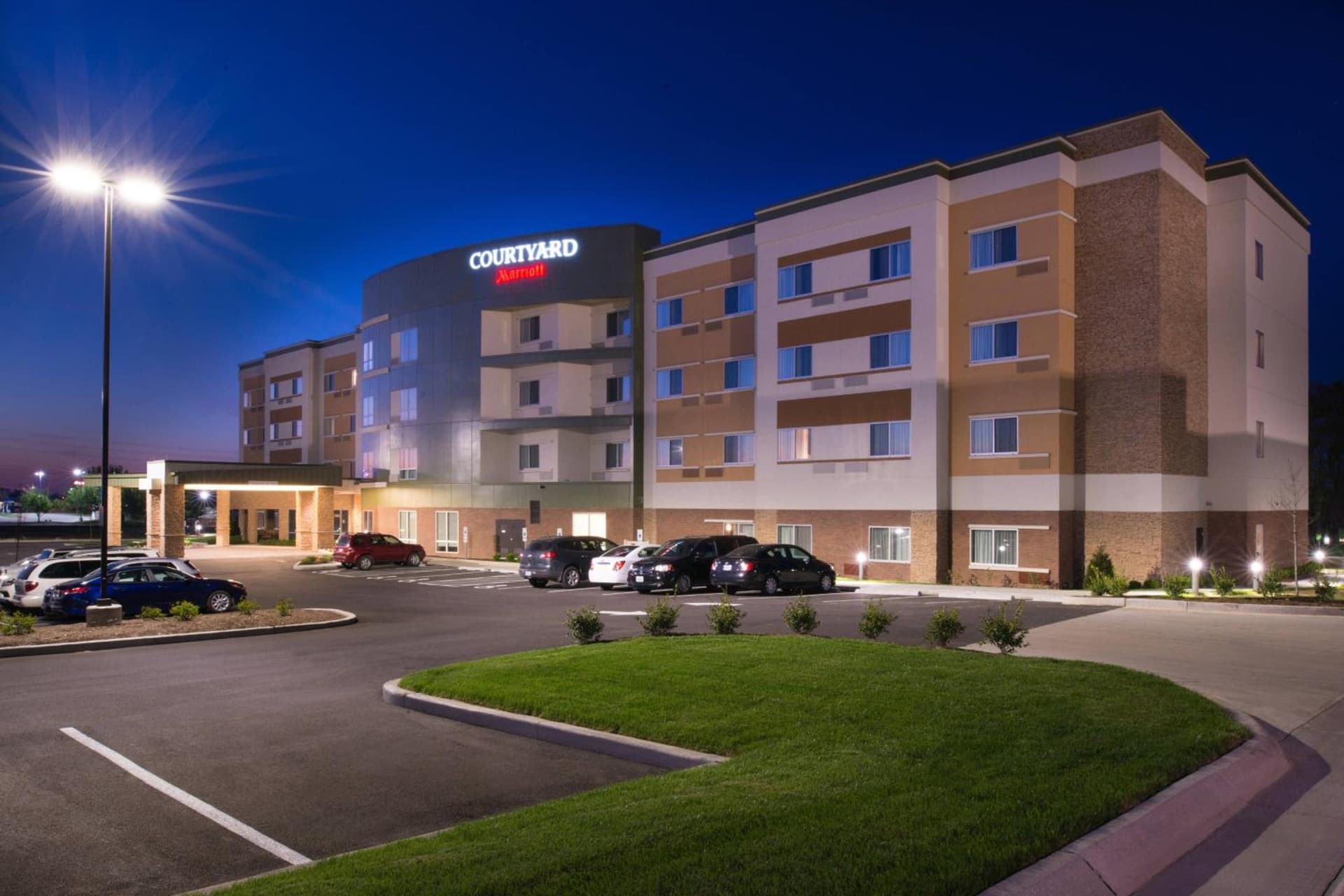 Courtyard by Marriott St. Louis St. Peters interior in Saint Peters, MO — gallery photo 2