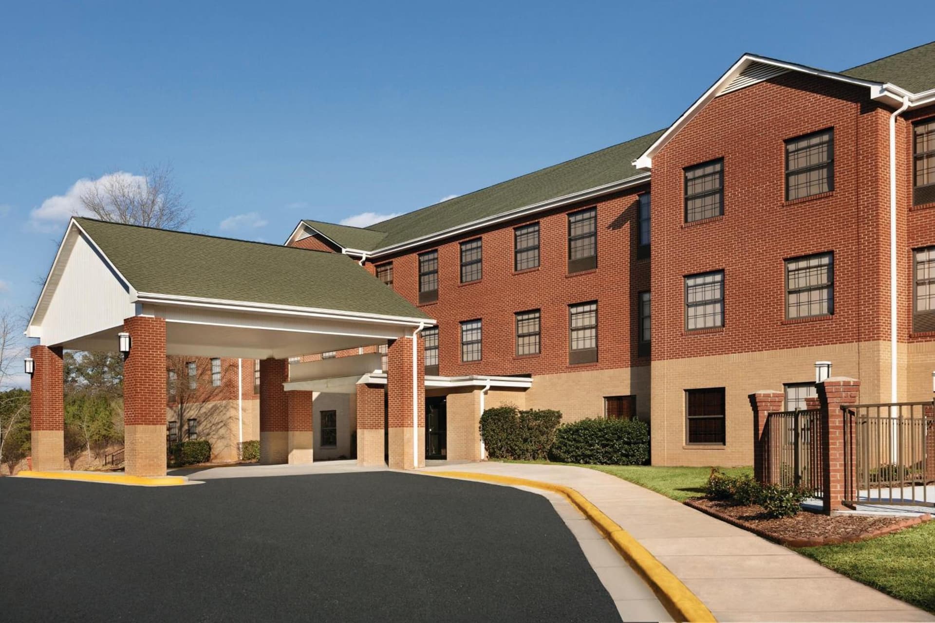 Four Points by Sheraton Raleigh Arena interior in Raleigh, NC — gallery photo 2