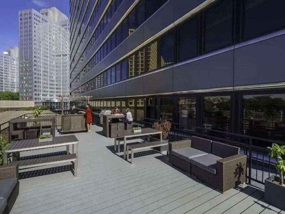 Luxury Apt at the Point Easy Access To and From Downtown 24-7 Parking featured exterior or lobby in Pittsburgh, PA — similar hotel
