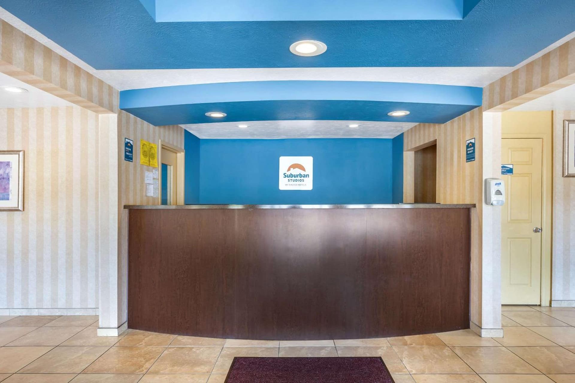 Suburban Studios Branson On The Strip interior in Branson, MO — gallery photo 2