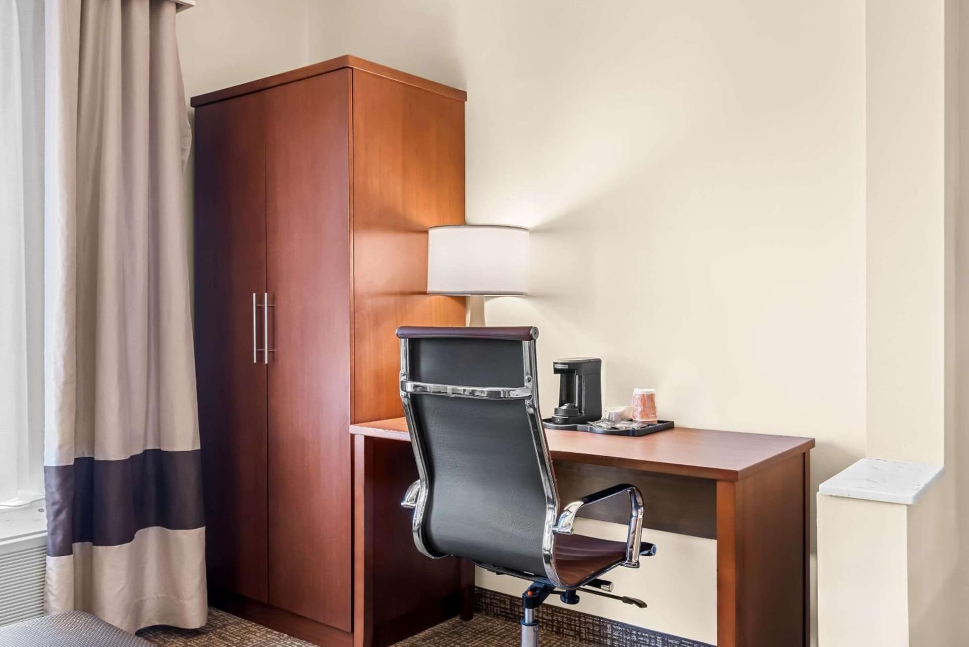 Comfort Suites Near Camp Lejeune gallery photo in Jacksonville, NC — image 9
