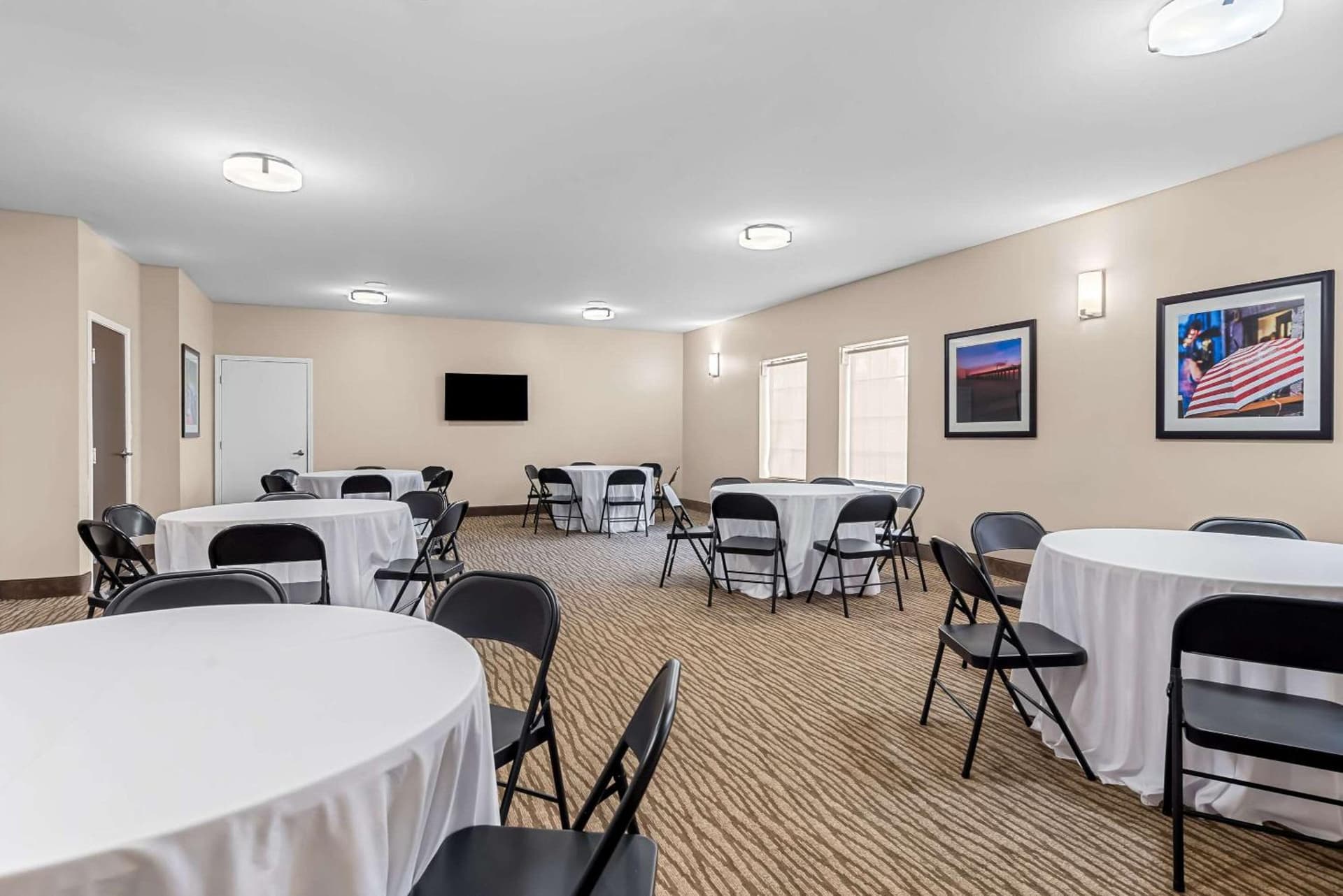 Comfort Suites Near Camp Lejeune gallery photo in Jacksonville, NC — image 26