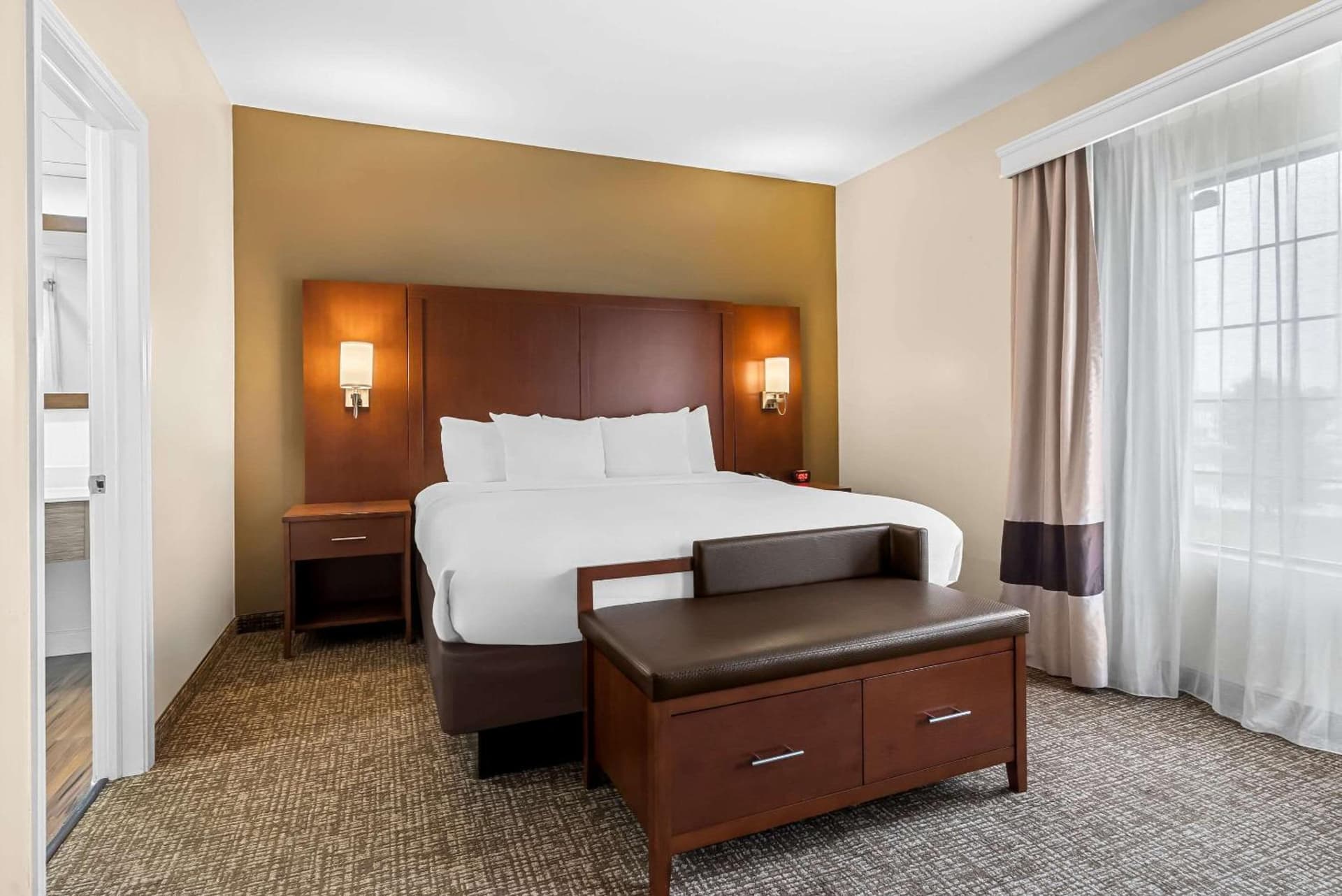 Comfort Suites Near Camp Lejeune gallery photo in Jacksonville, NC — image 15