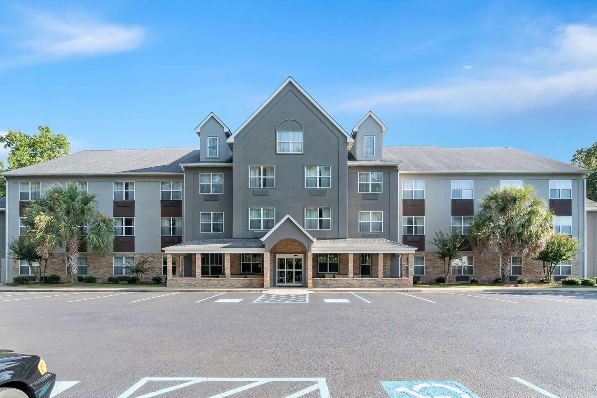 Country Inn & Suites by Radisson, Columbia Airport, SC interior in Columbia, SC — gallery photo 2