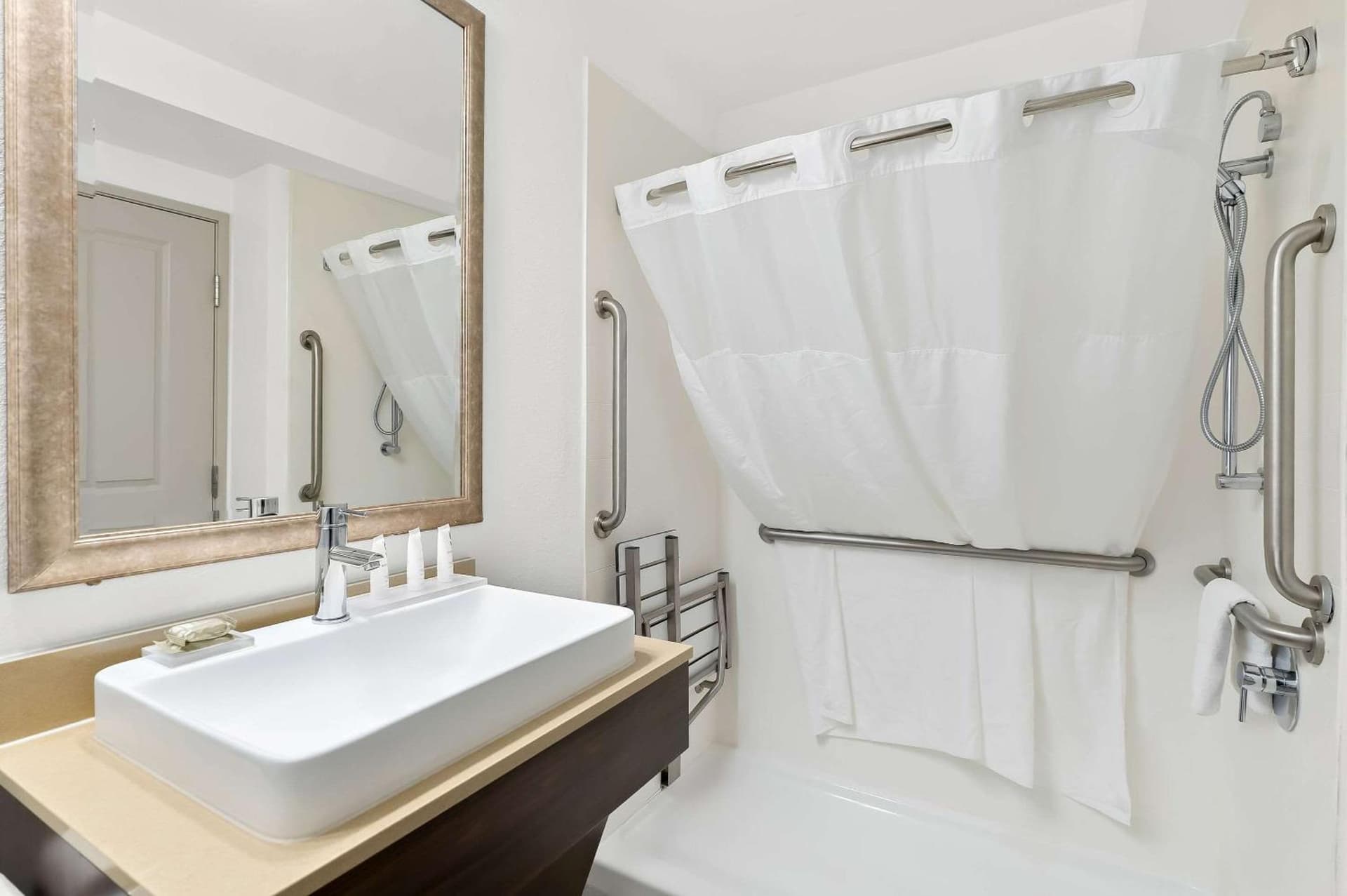 Country Inn & Suites by Radisson, Columbia Airport, SC gallery photo in Columbia, SC — image 23