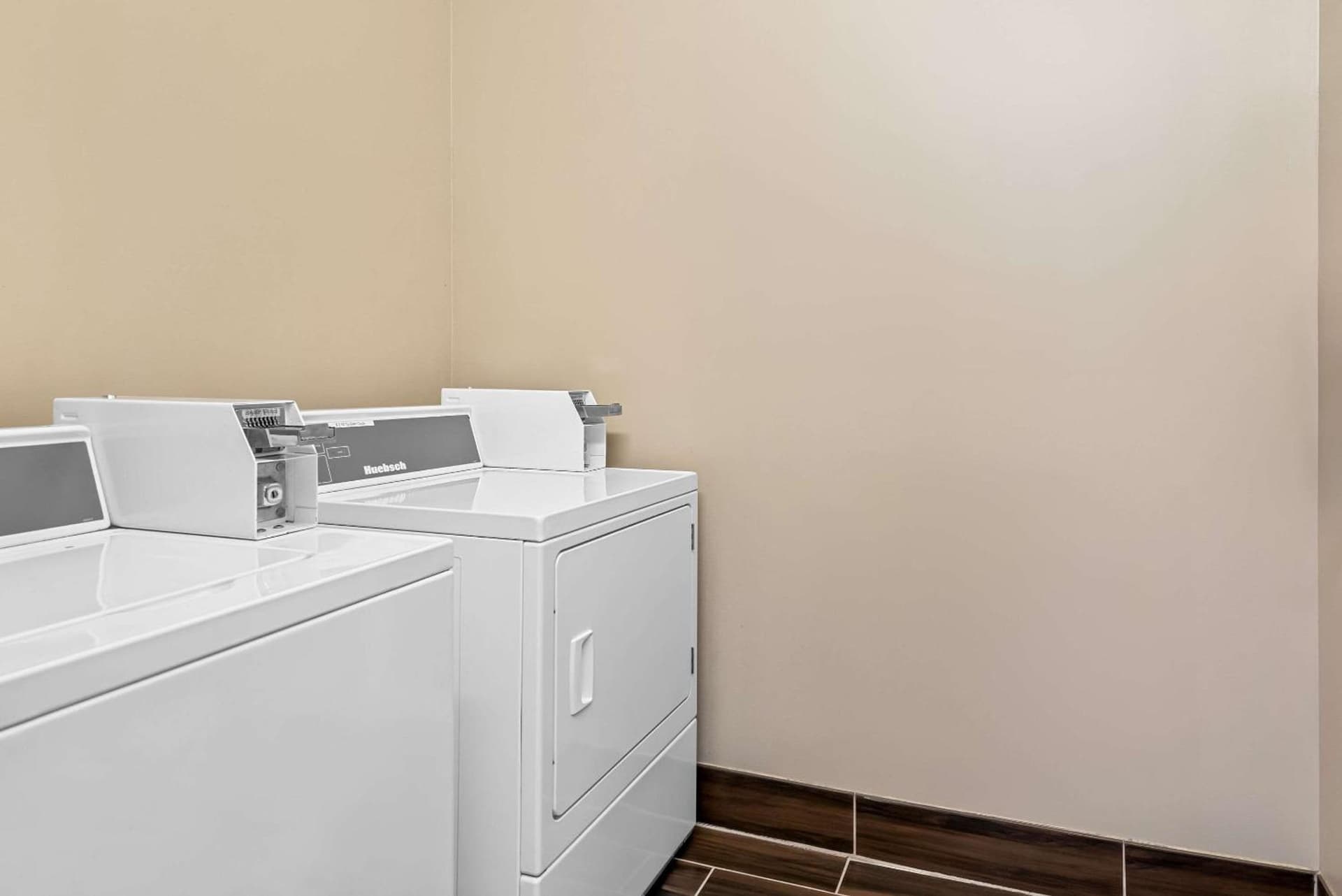Comfort Suites Near Camp Lejeune gallery photo in Jacksonville, NC — image 8