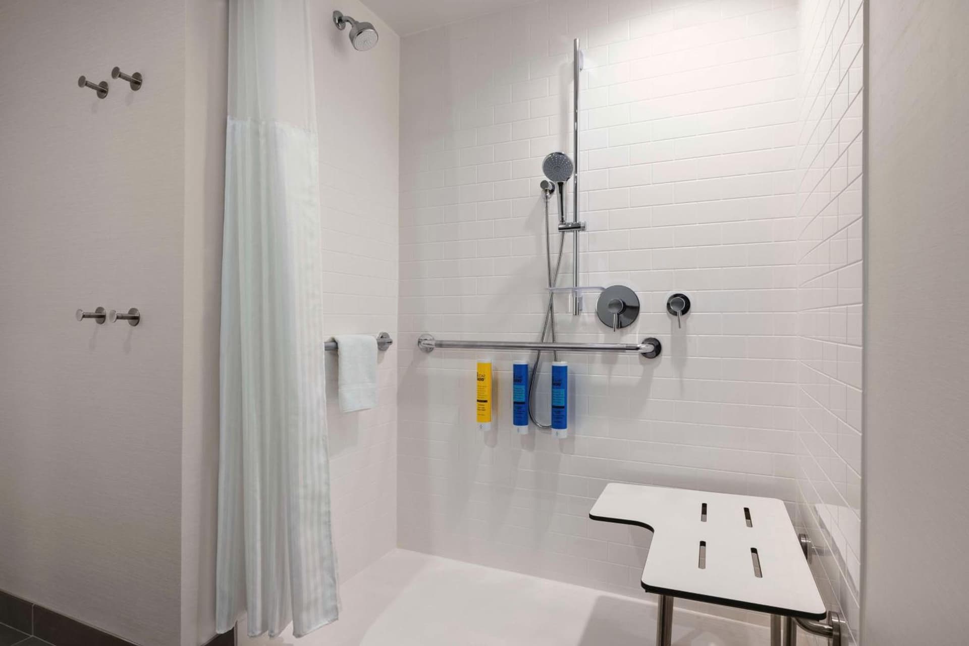 Tru By Hilton Charlotte Tyvola I-77 gallery photo in Charlotte, NC — image 4