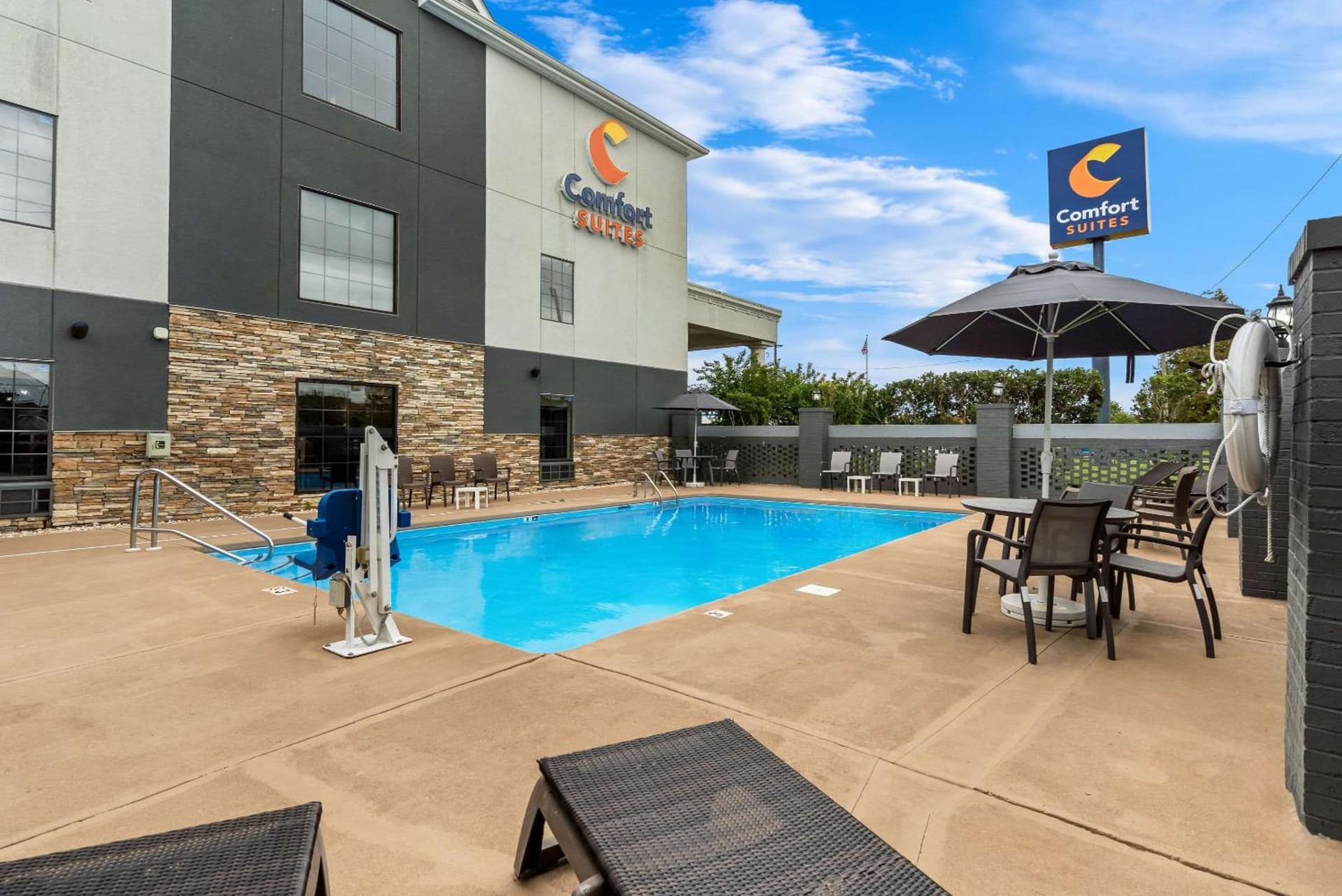 Comfort Suites Near Camp Lejeune gallery photo in Jacksonville, NC — image 20