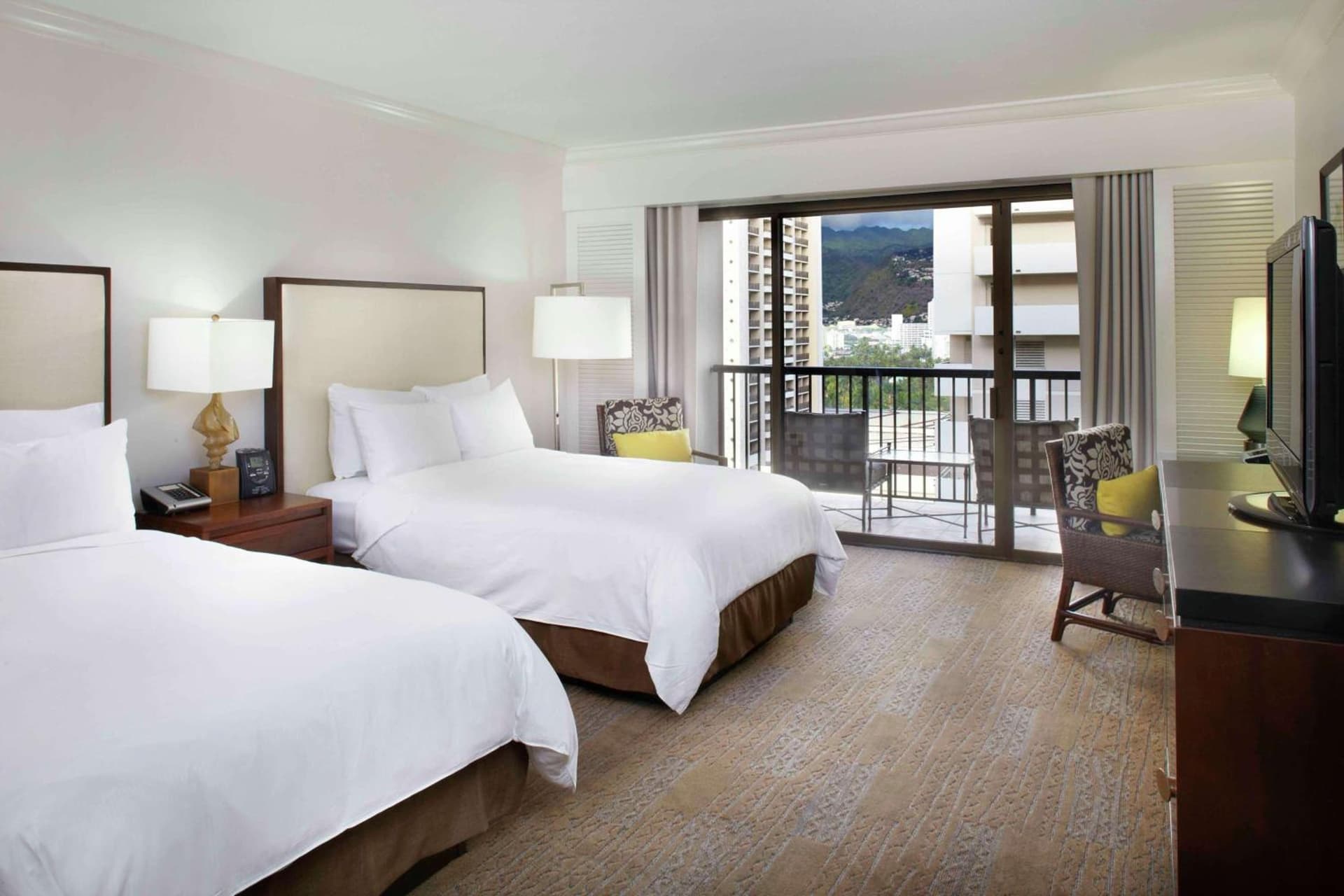 Hilton Hawaiian Village Waikiki Beach Resort property views in Honolulu, HI — gallery photo 3