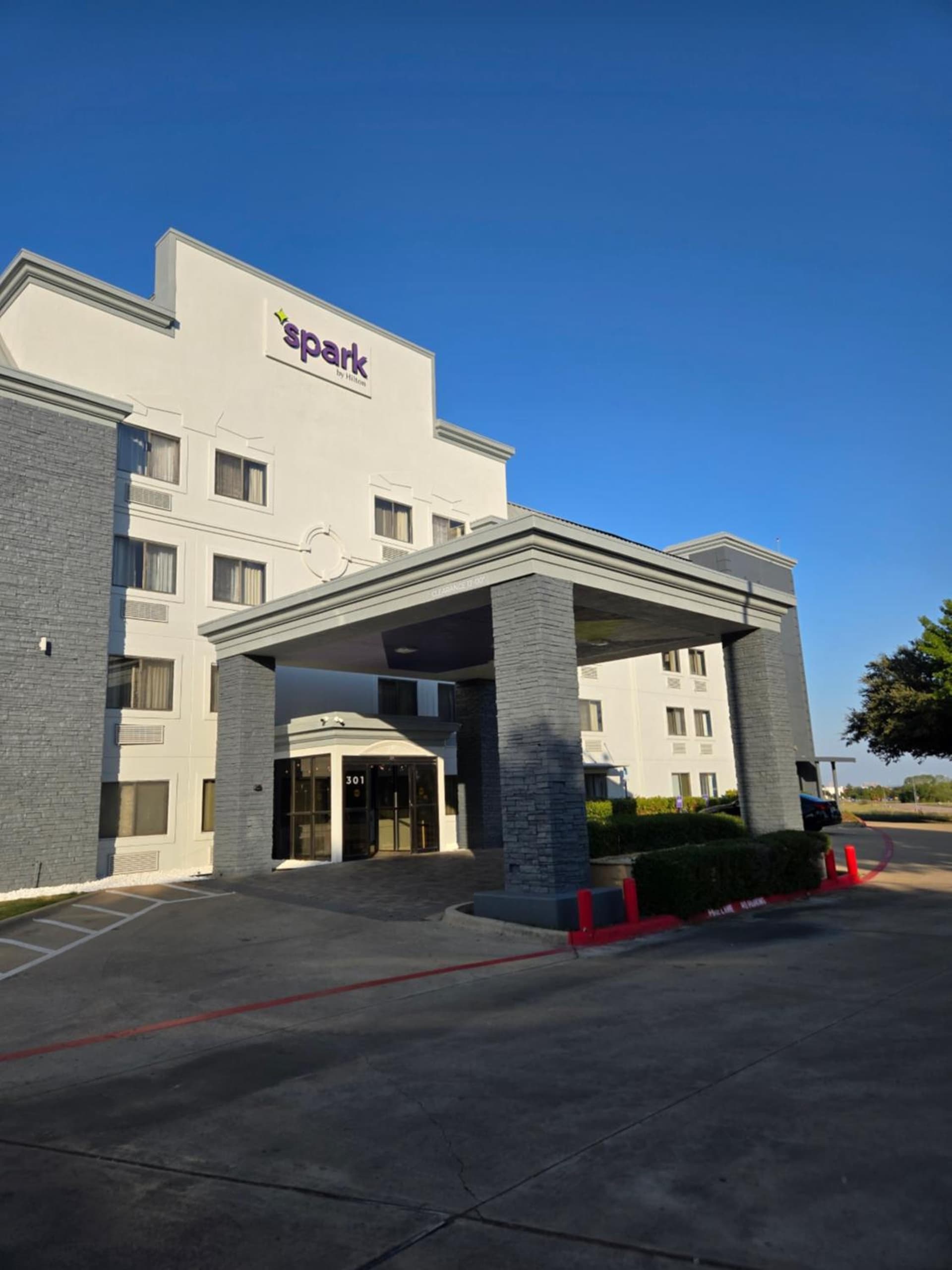 Spark By Hilton Grapevine DFW North featured exterior or lobby in Grapevine, TX — similar hotel
