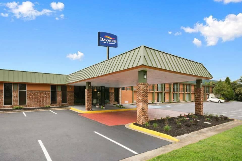 Baymont by Wyndham Salem Roanoke Area — hotel in Salem, Virginia