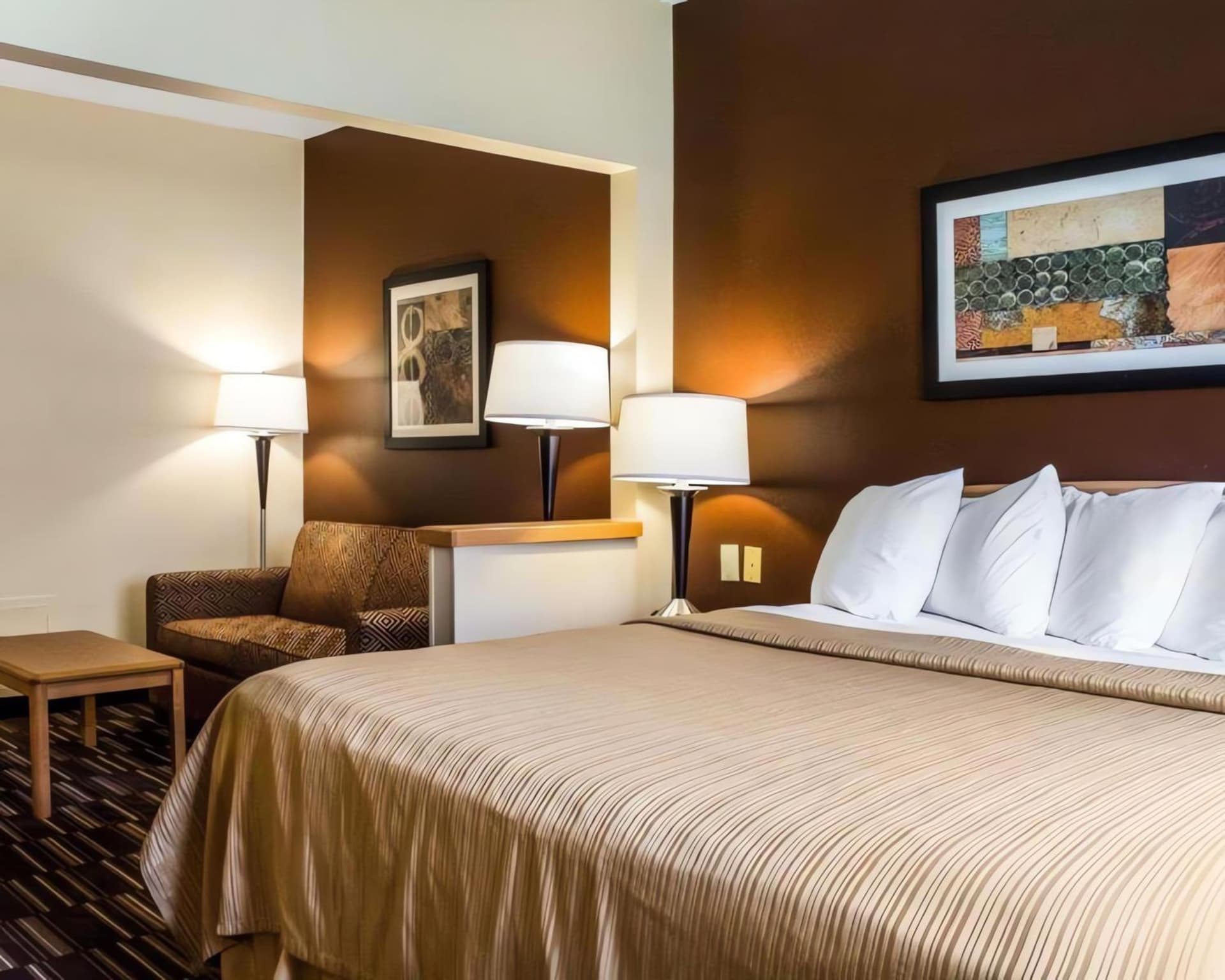 Quality Suites Near West Acres gallery photo in Fargo, ND — image 23